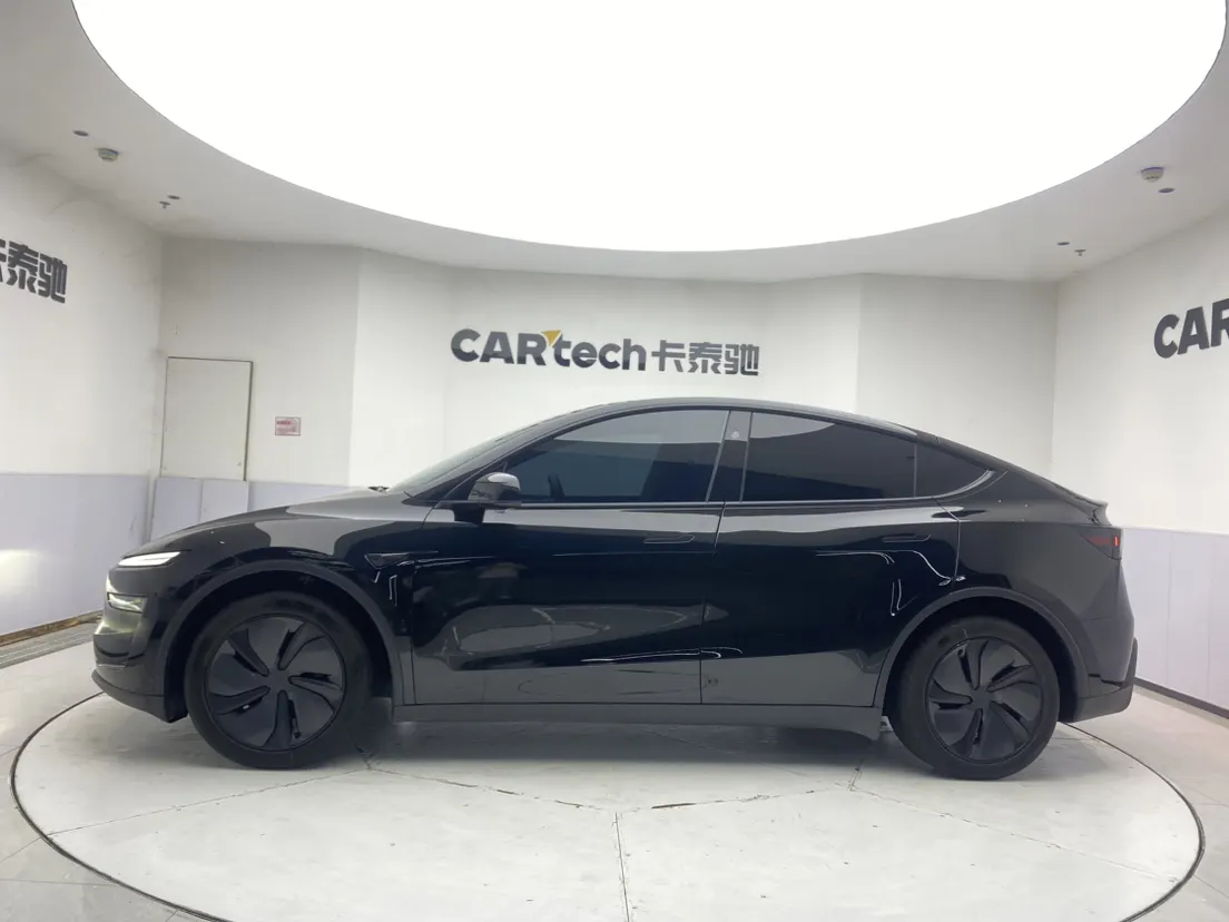 Tesla Model Y, 2025 8