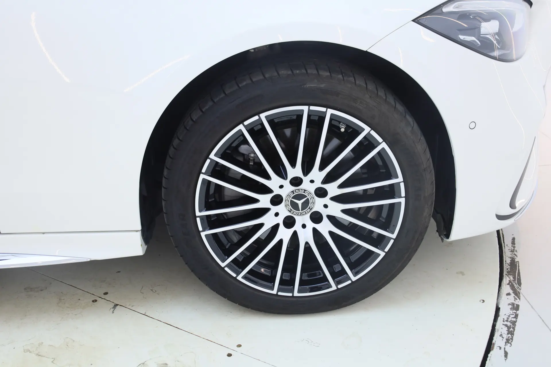 Mercedes-Benz C 260 L, 2025 11
