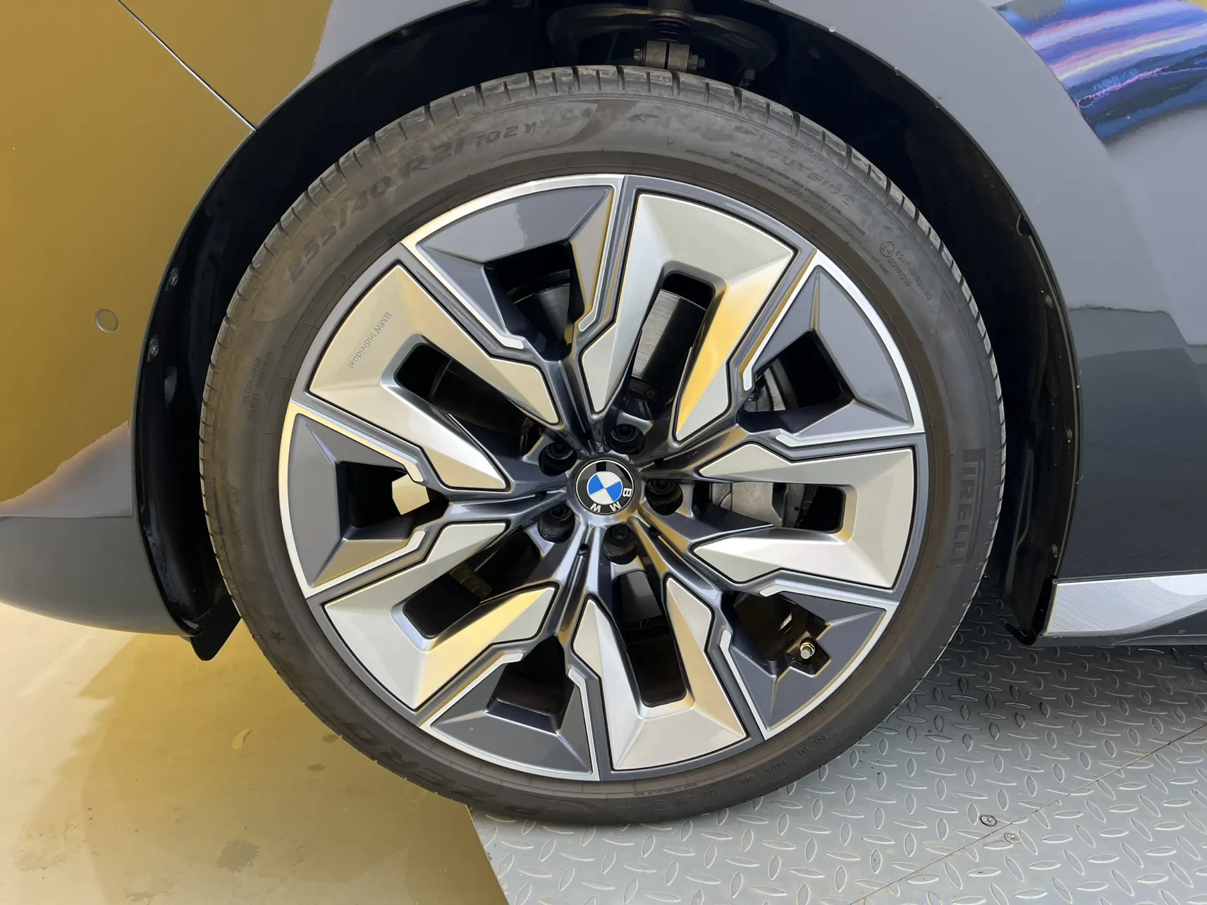 BMW 740Li, 2023 10