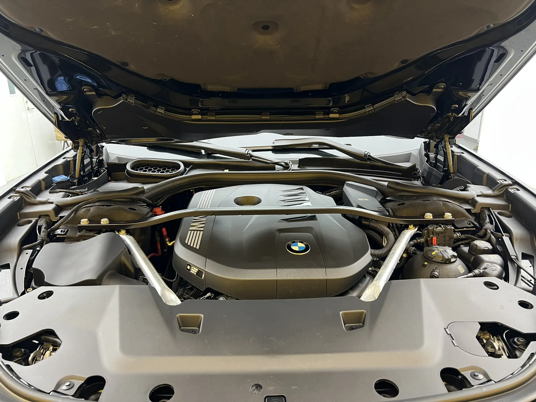 BMW 740Li, 2023 11