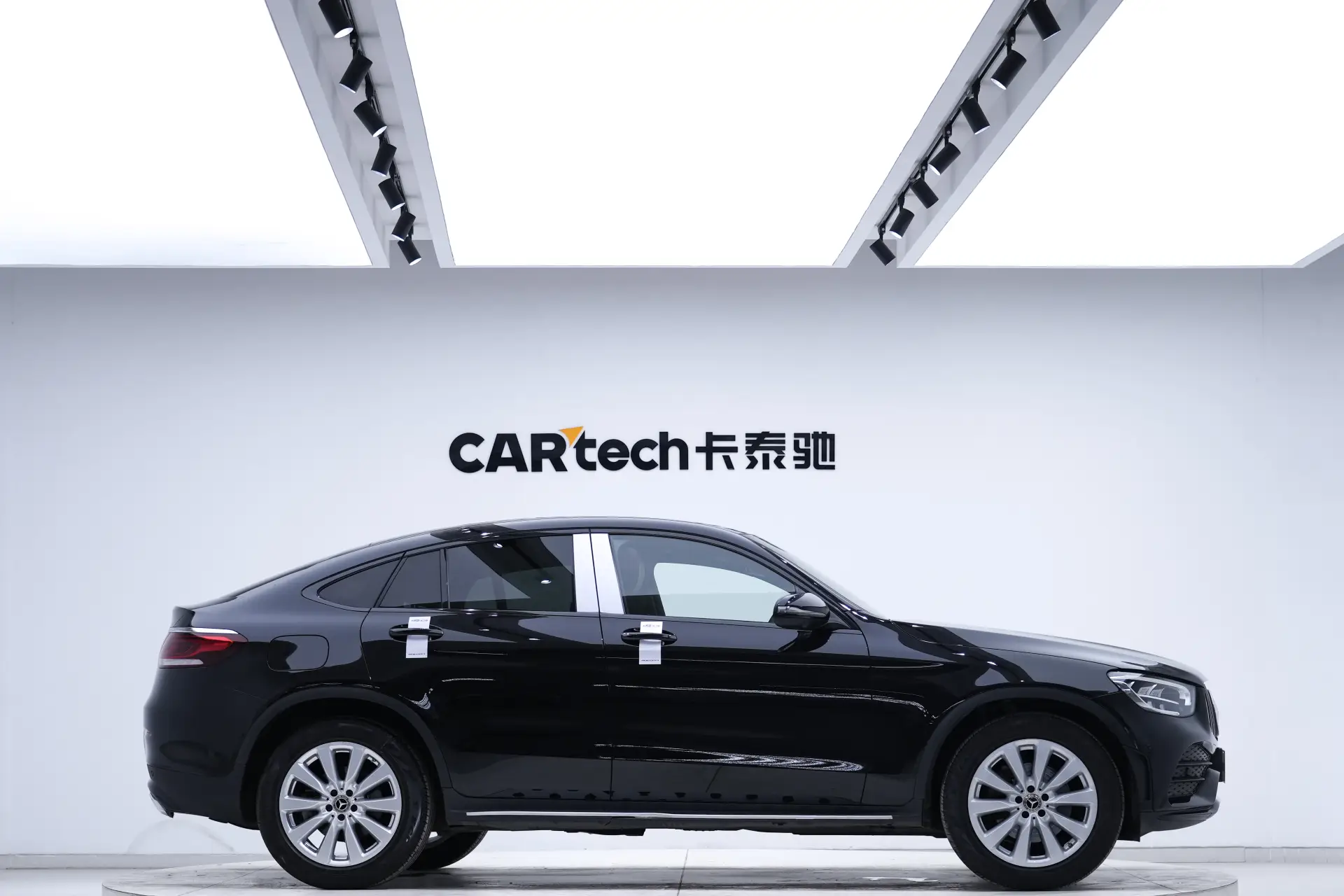 Mercedes-Benz GLC 260 4MATIC, 2021 4