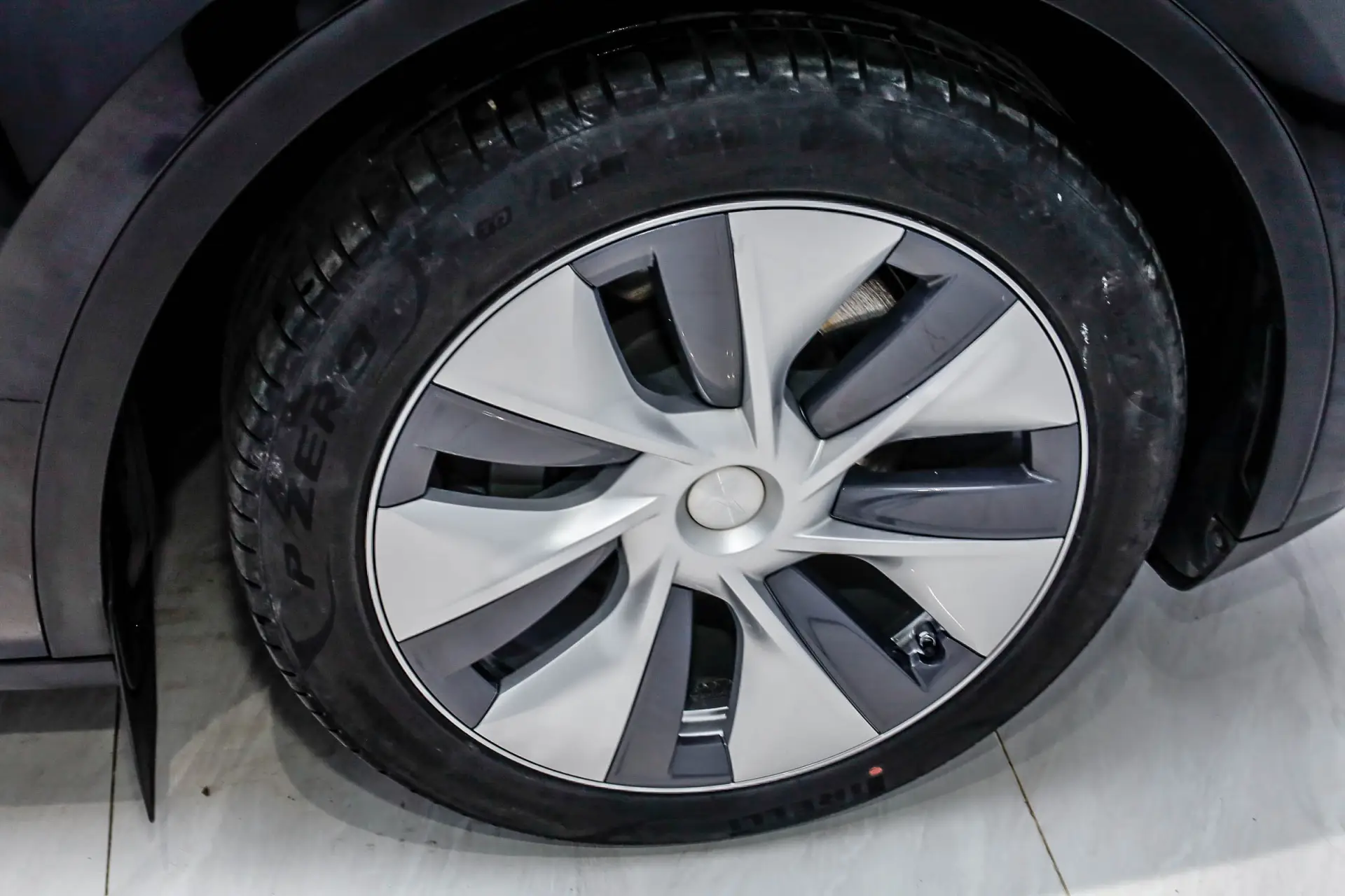 Tesla Model Y, 2023 7