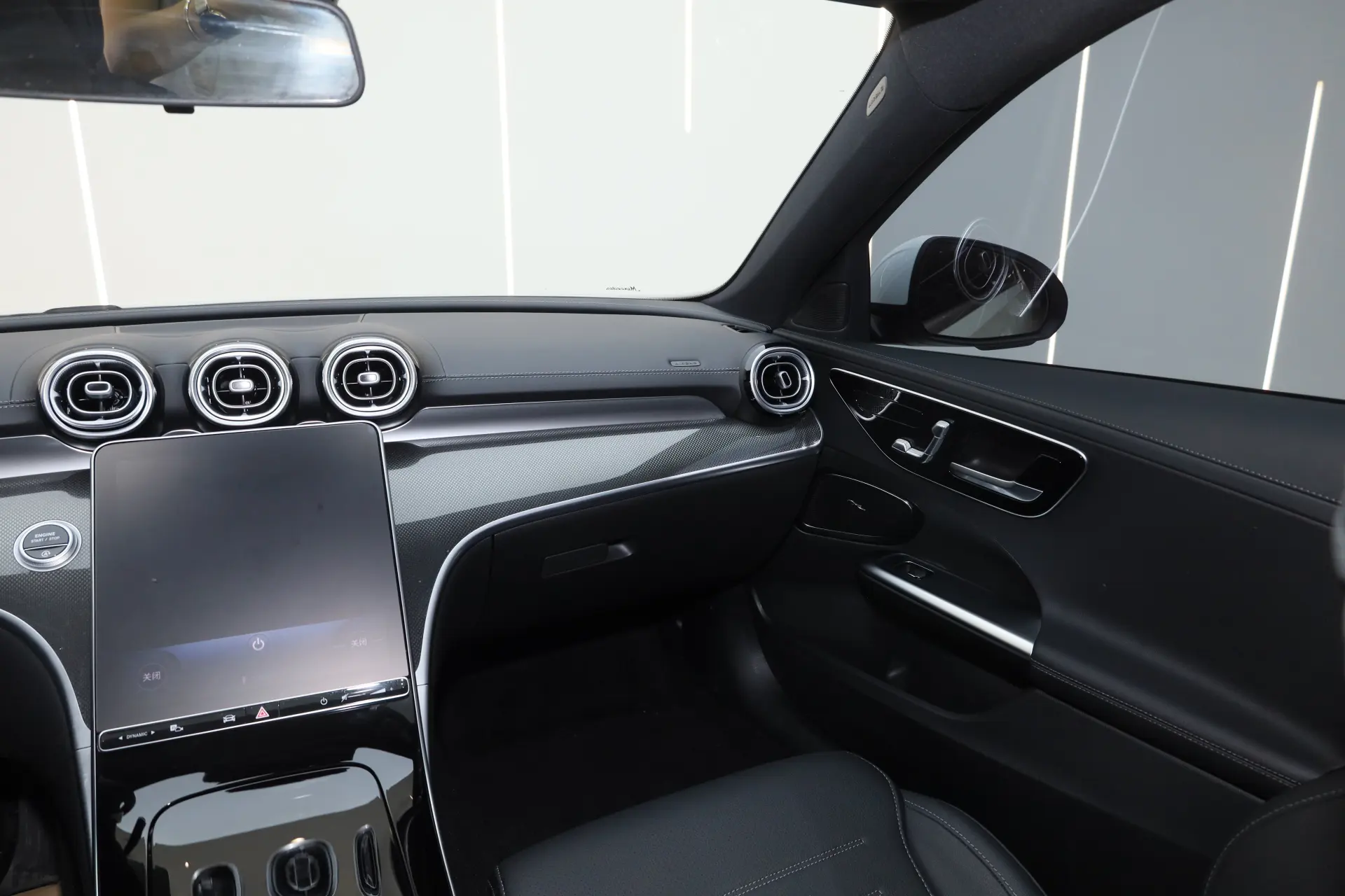 Mercedes-Benz C 260 L, 2025 27
