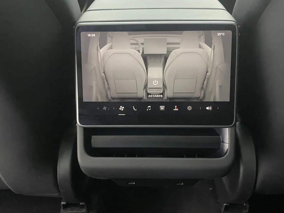 Tesla Model Y, 2025 21