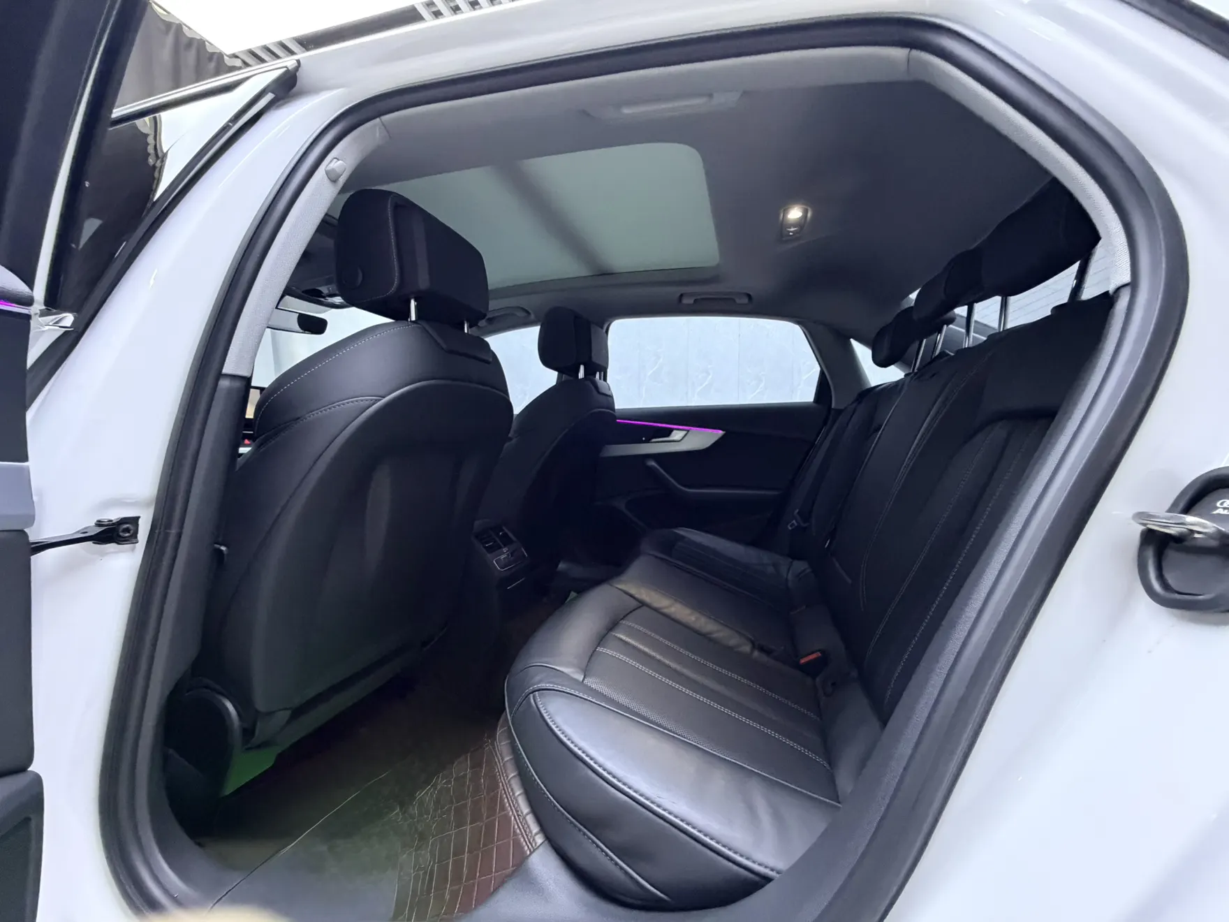 Audi A4L 40 TFSI, 2023 11