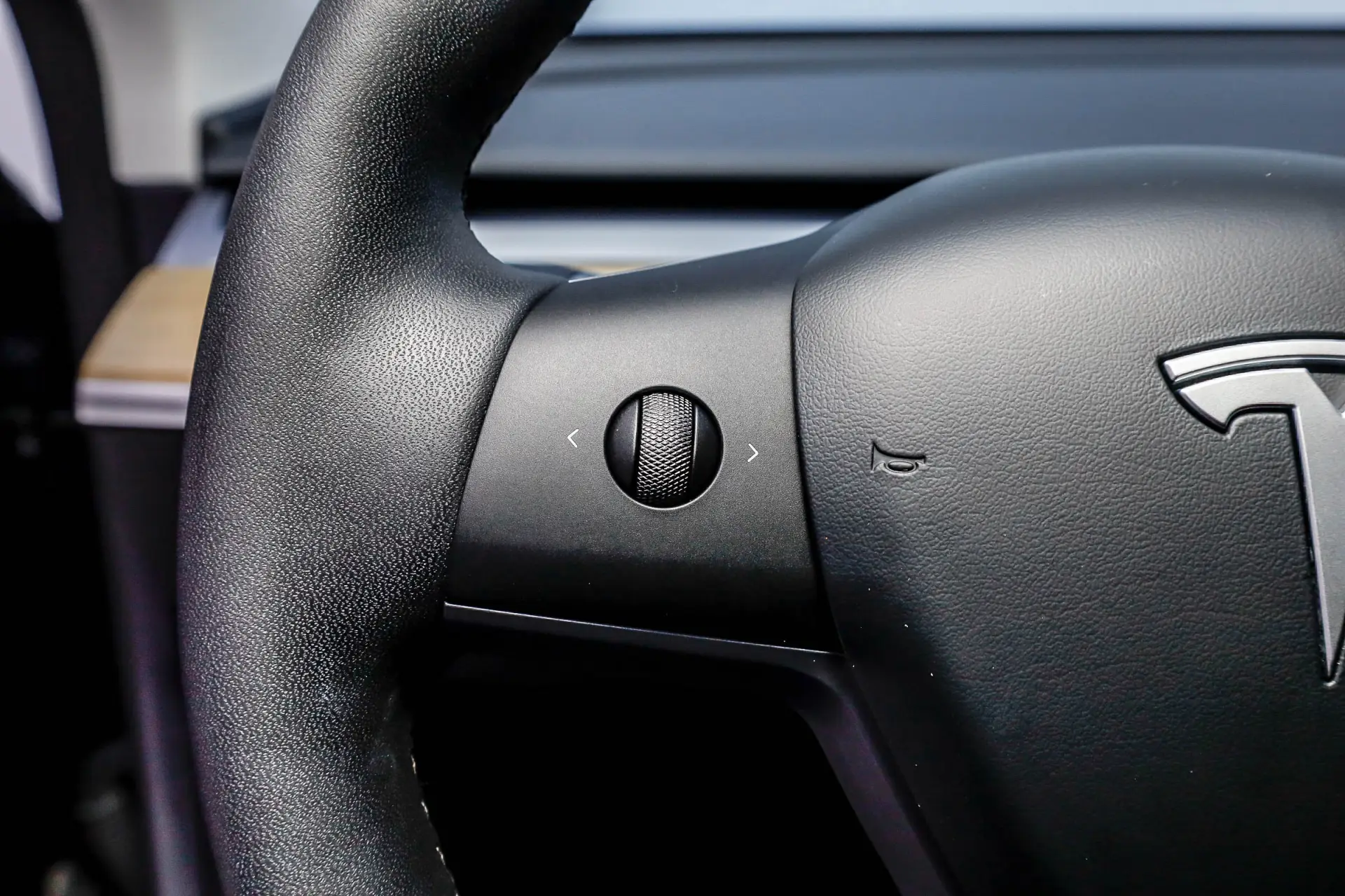 Tesla Model Y, 2023 13