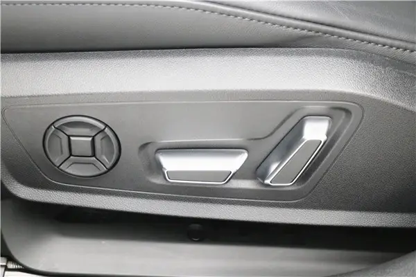 Audi A6L 45 TFSI, 2025 12