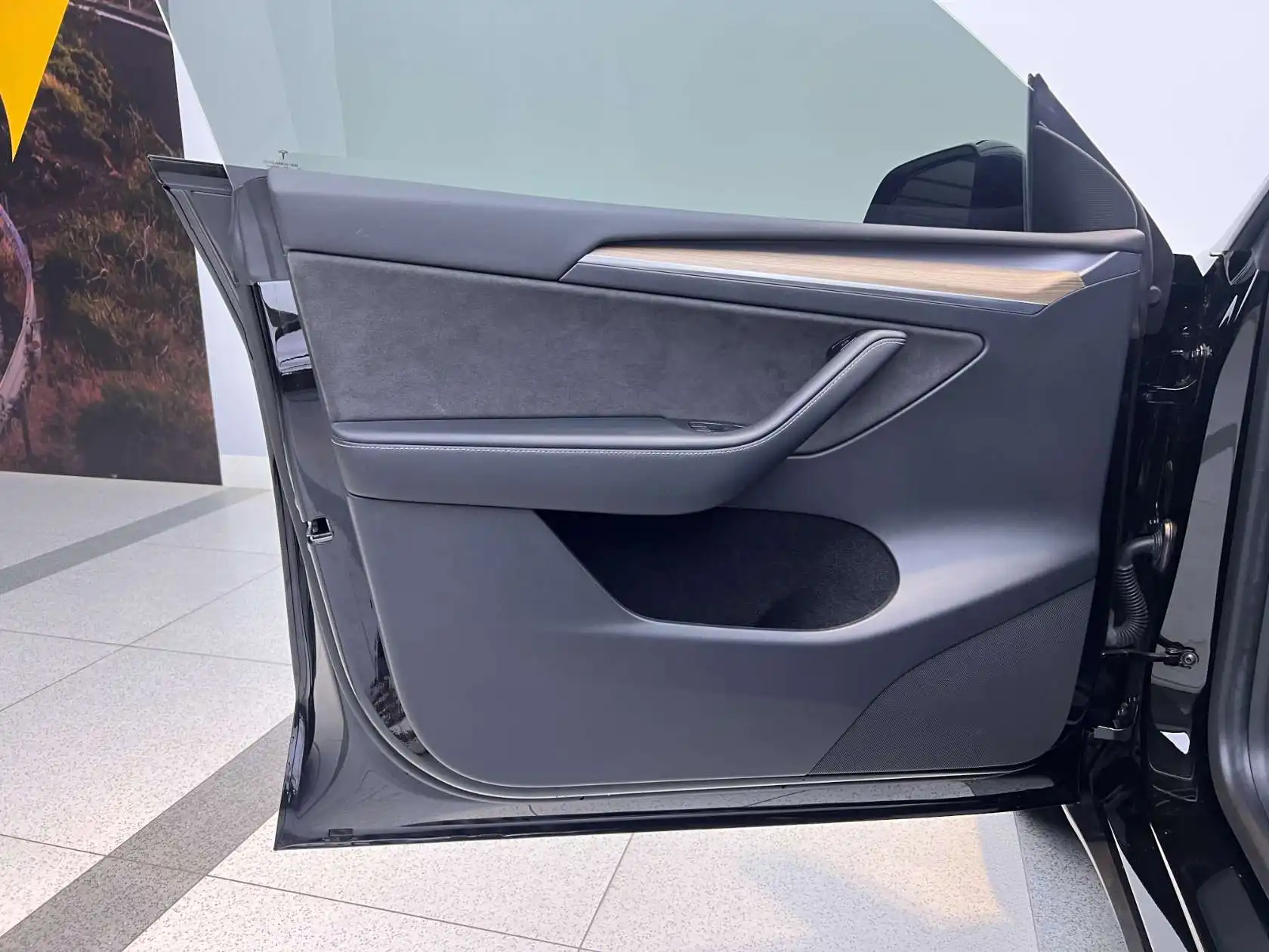 Tesla Model Y, 2022 10