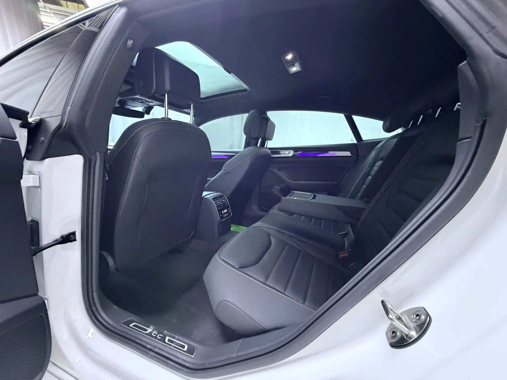 Volkswagen CC, 2025 11