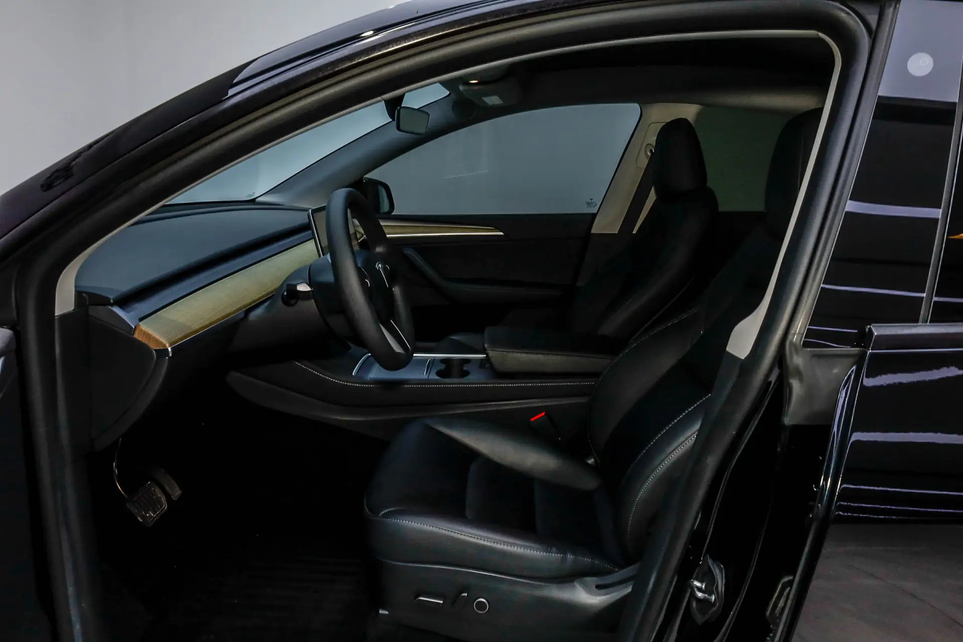 Tesla Model Y, 2023 16