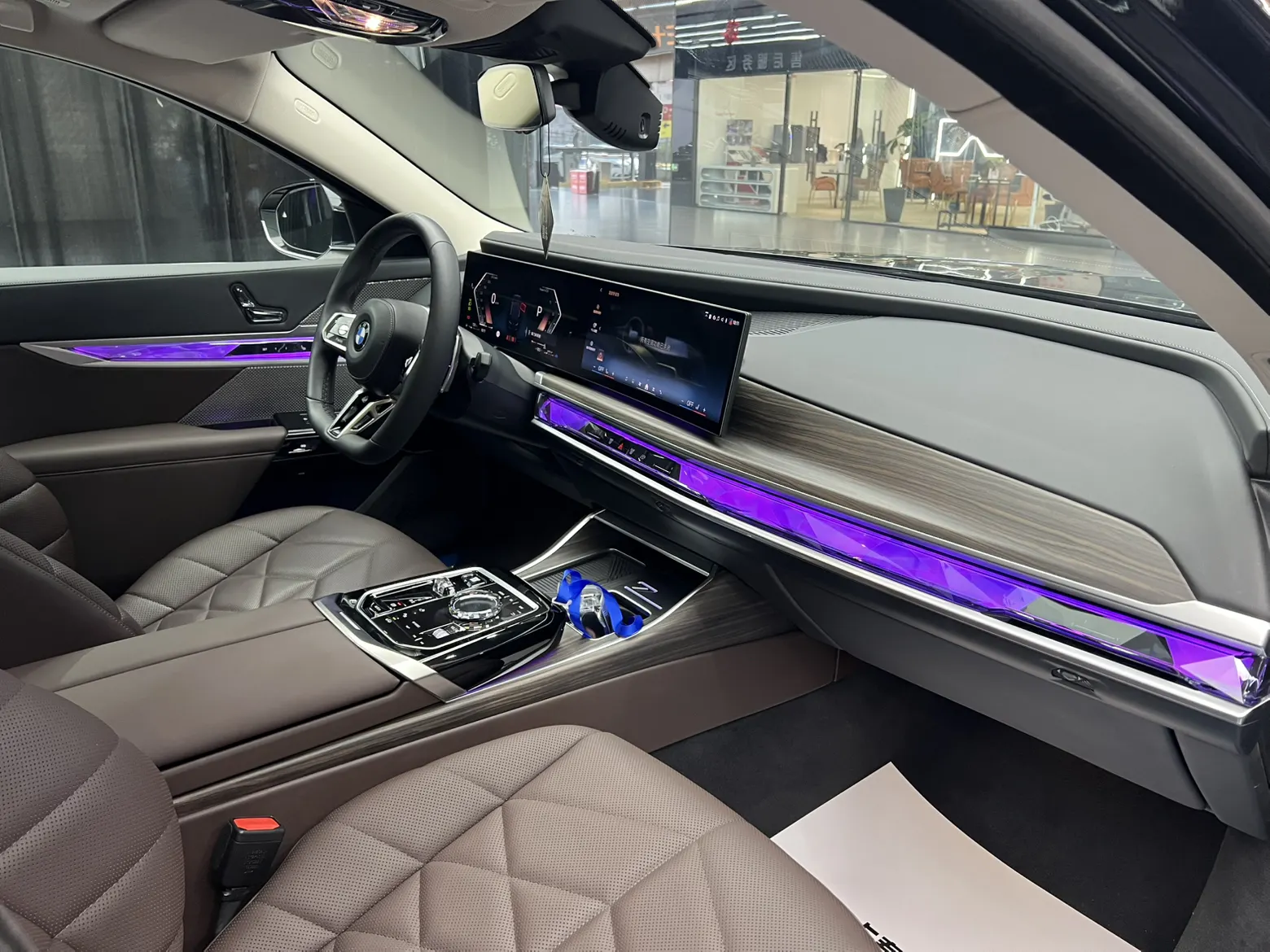 BMW 735Li, 2023 17