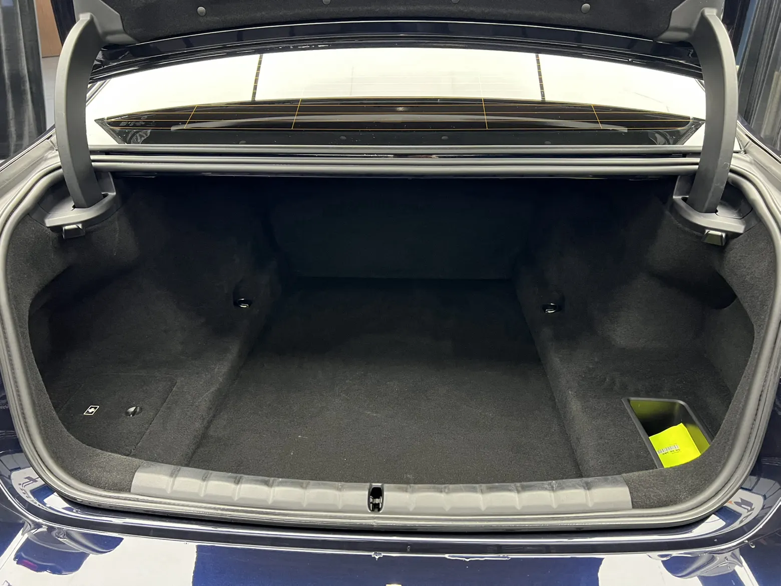 BMW 735Li, 2023 12