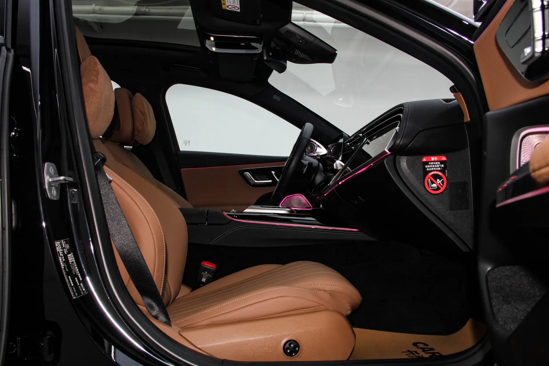 Mercedes-Benz E 260 L, 2025 19