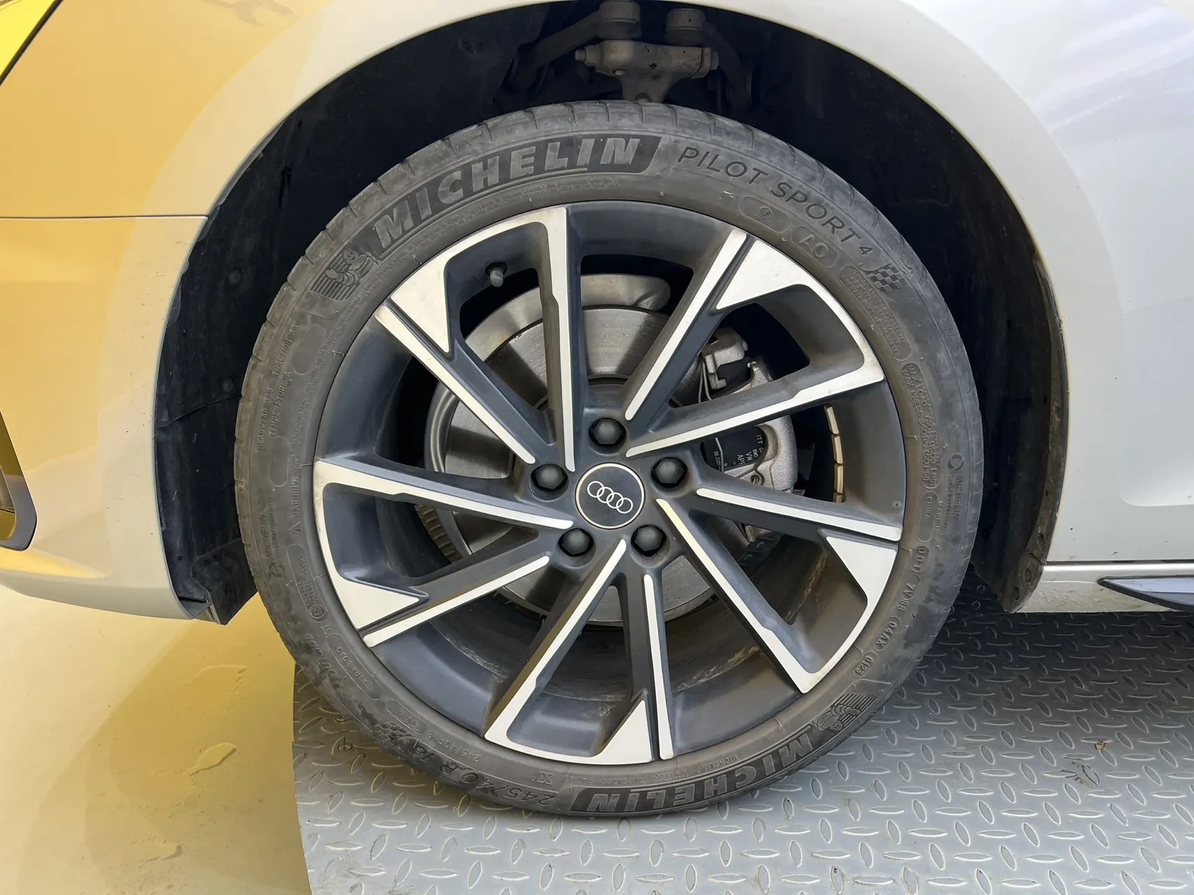 Audi A4L 40 TFSI, 2023 9