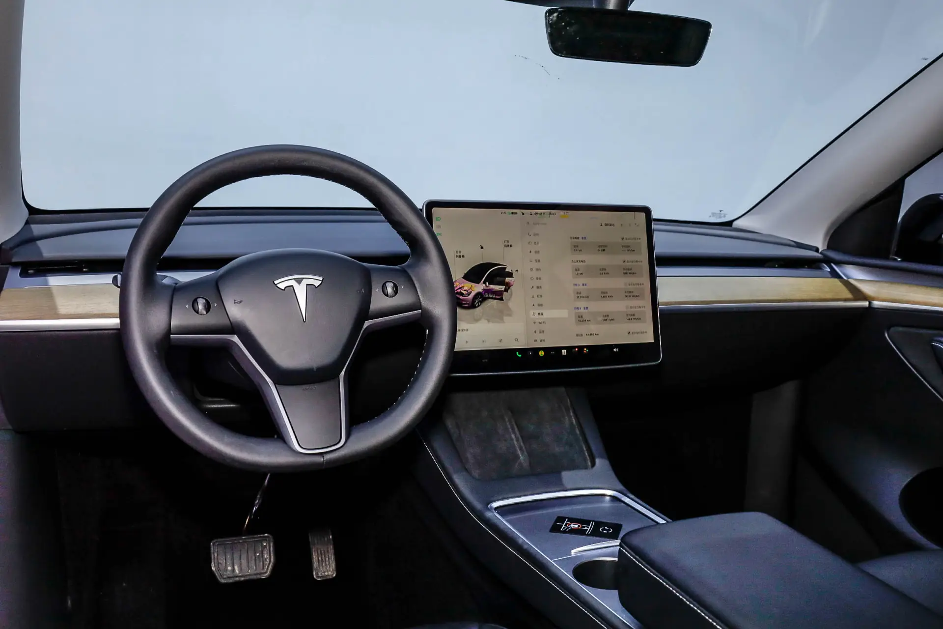 Tesla Model Y, 2023 29