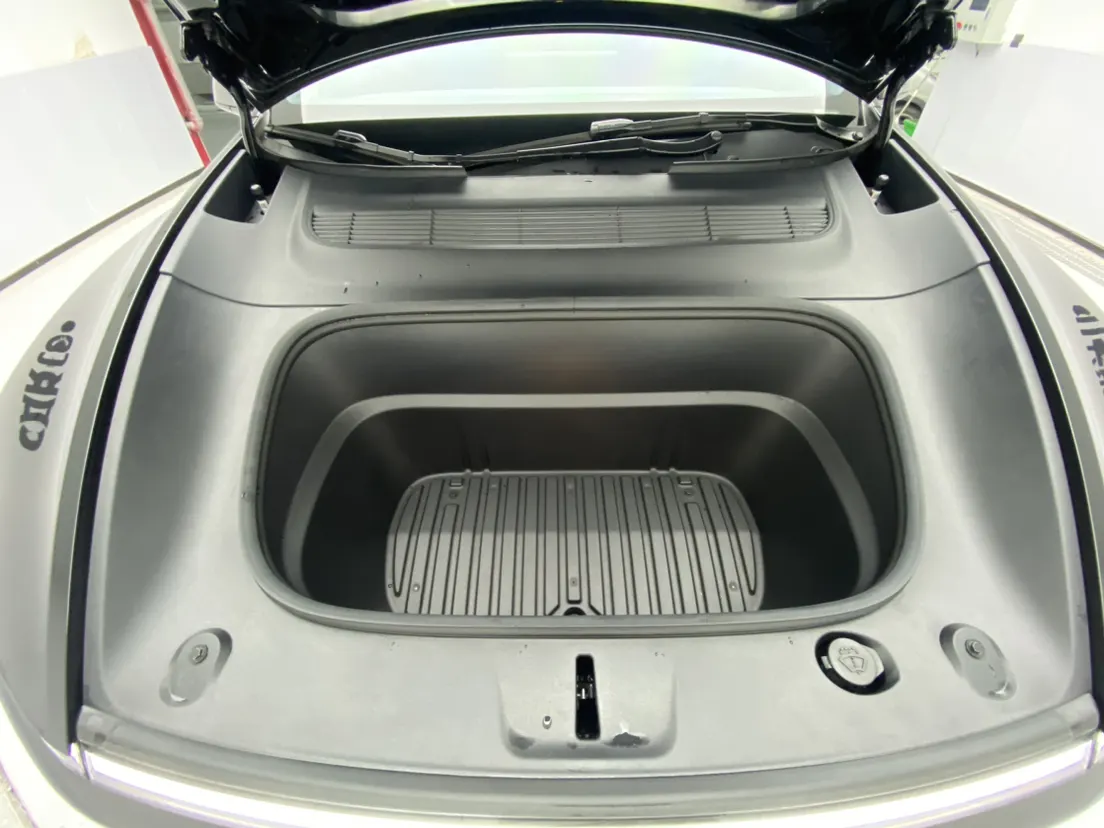 Tesla Model Y, 2025 12