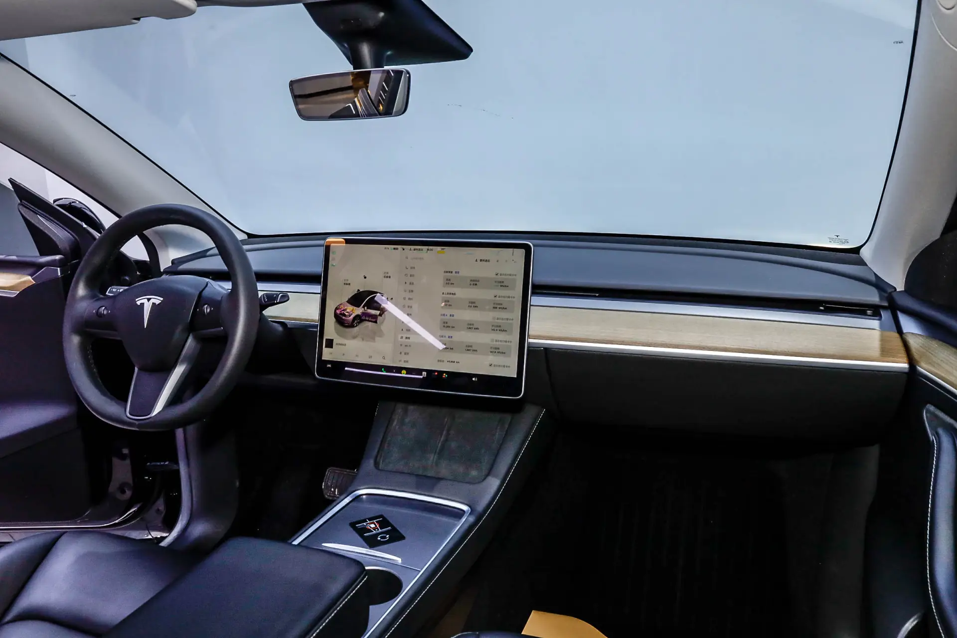Tesla Model Y, 2023 32