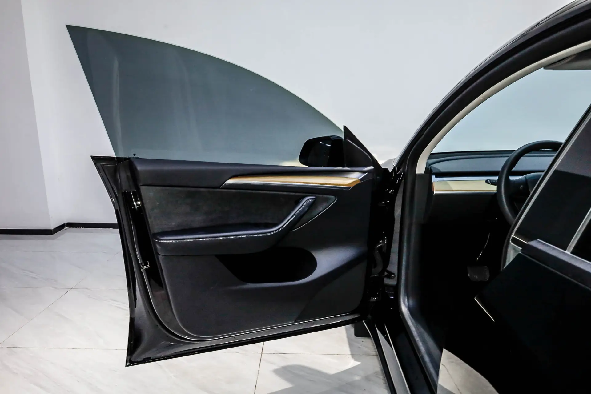 Tesla Model Y, 2023 15