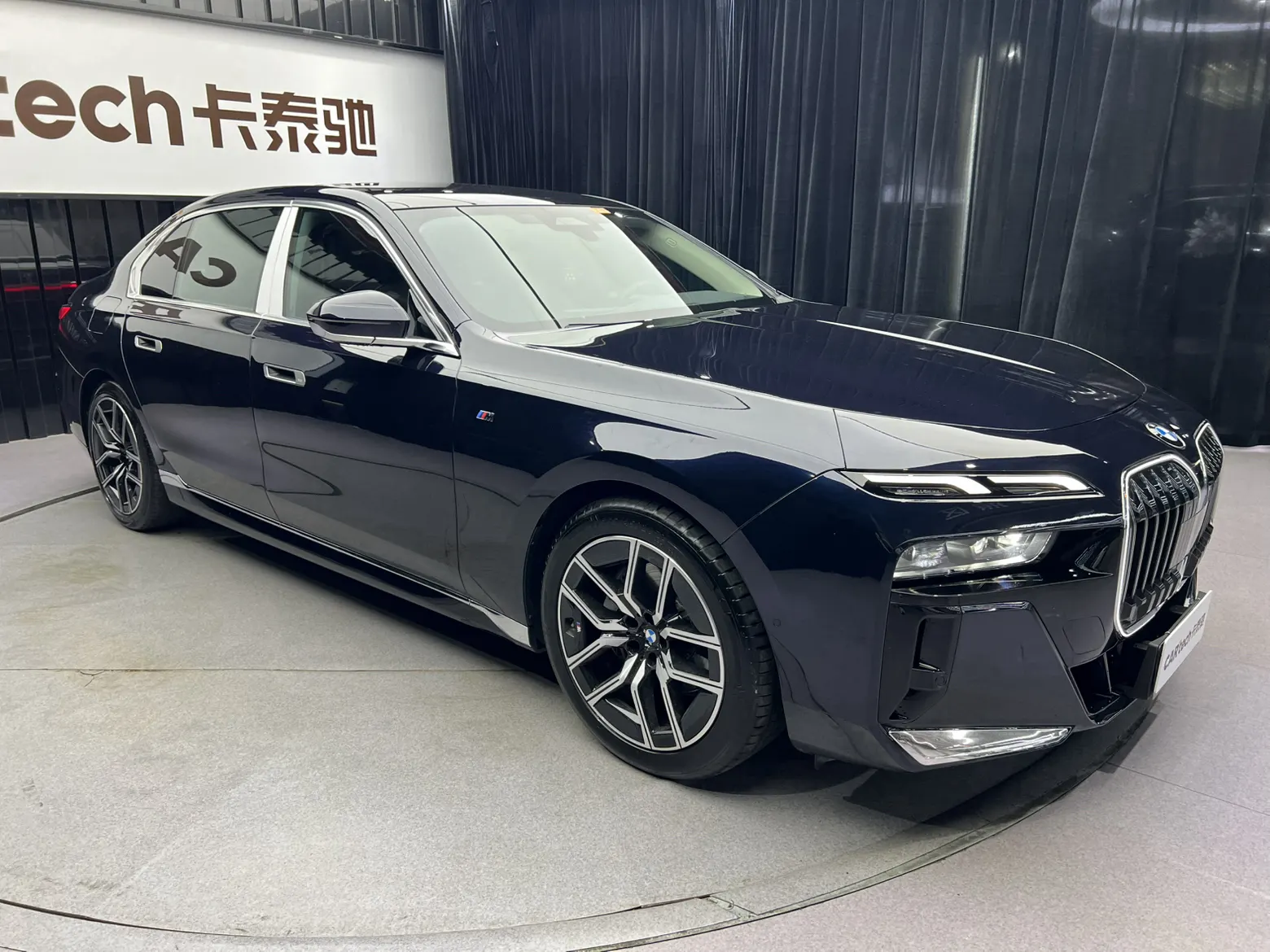 BMW 735Li, 2023 2