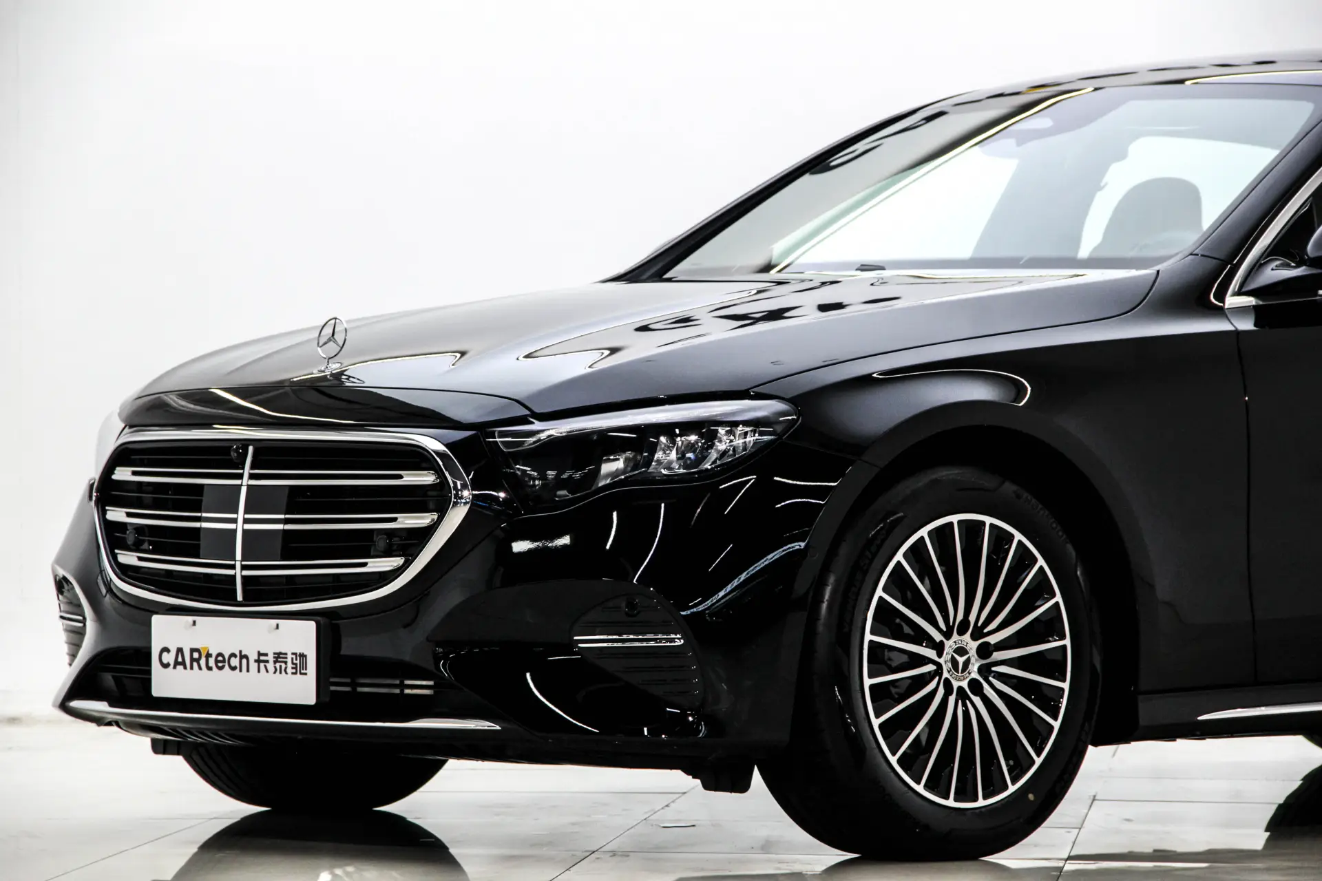 Mercedes-Benz E 260 L, 2025 11