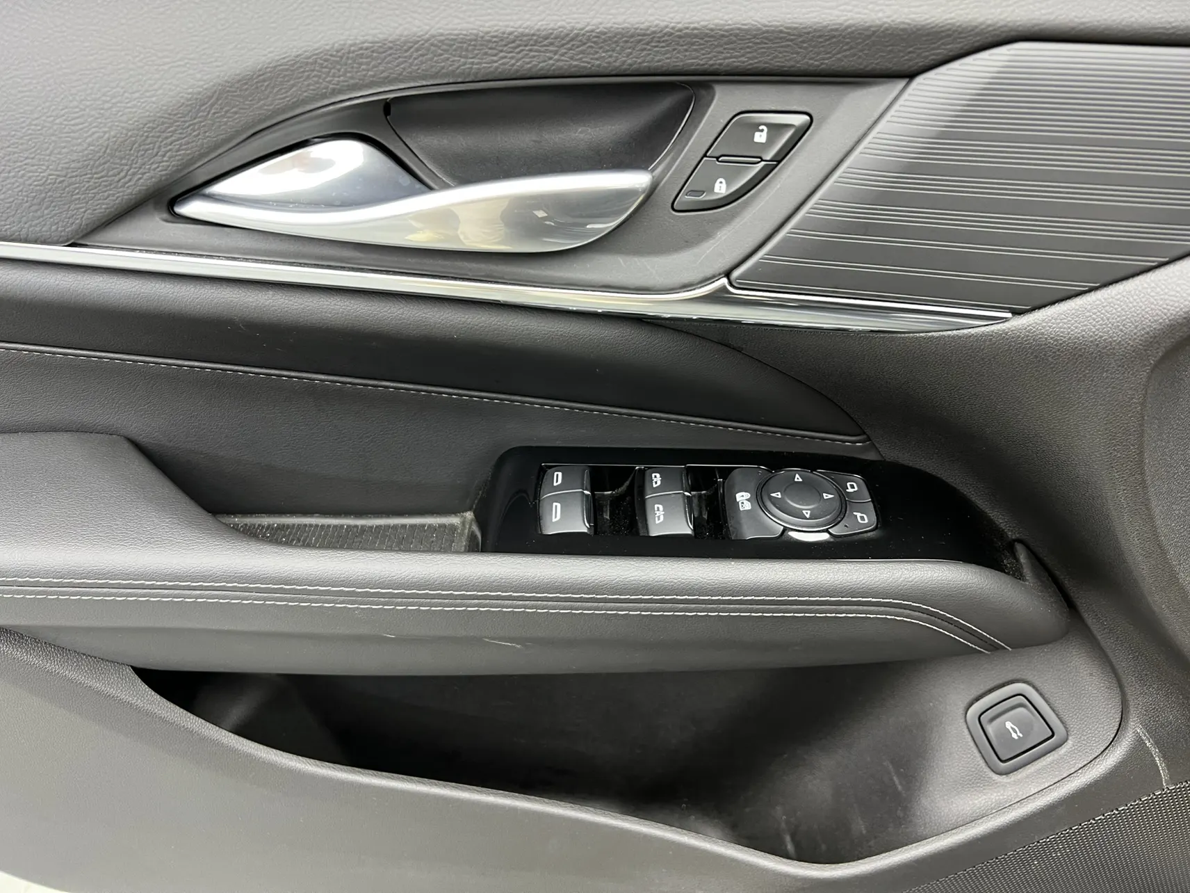 Cadillac CT4, 2023 17
