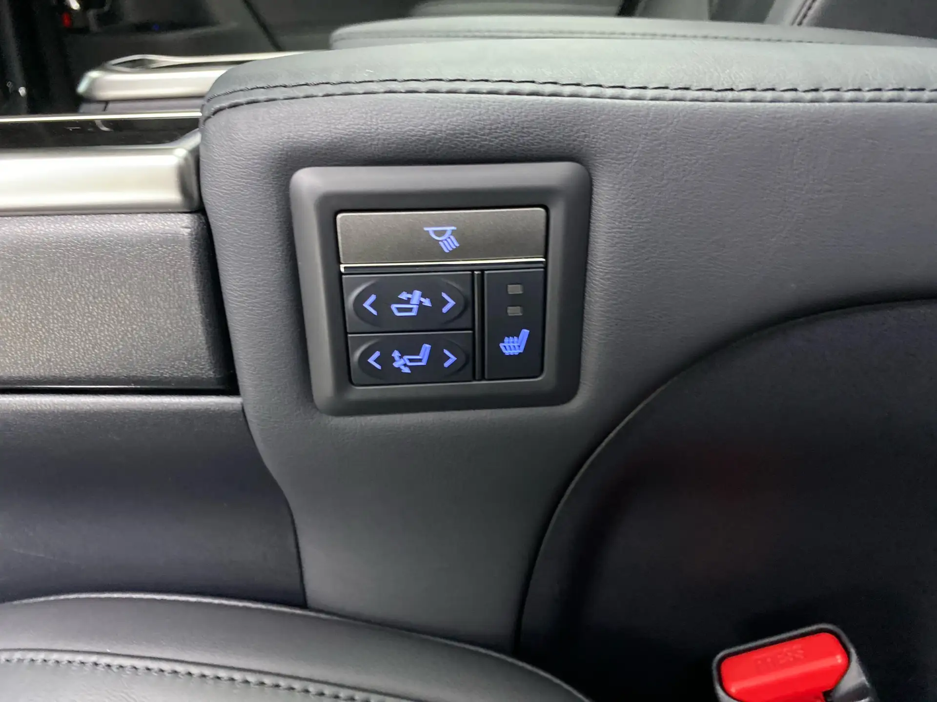 Toyota Vellfire, 2023 22