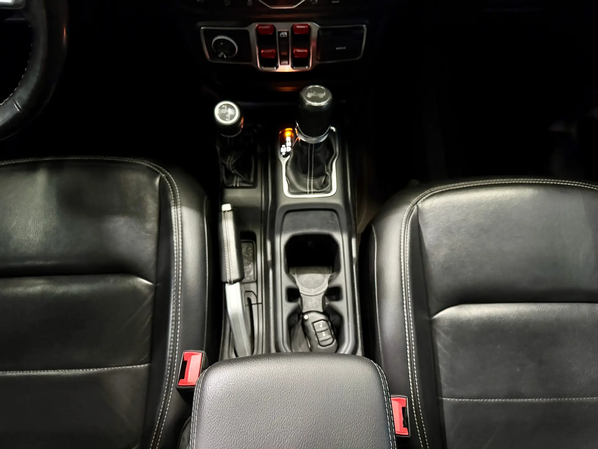 Jeep Wrangler, 2021 15