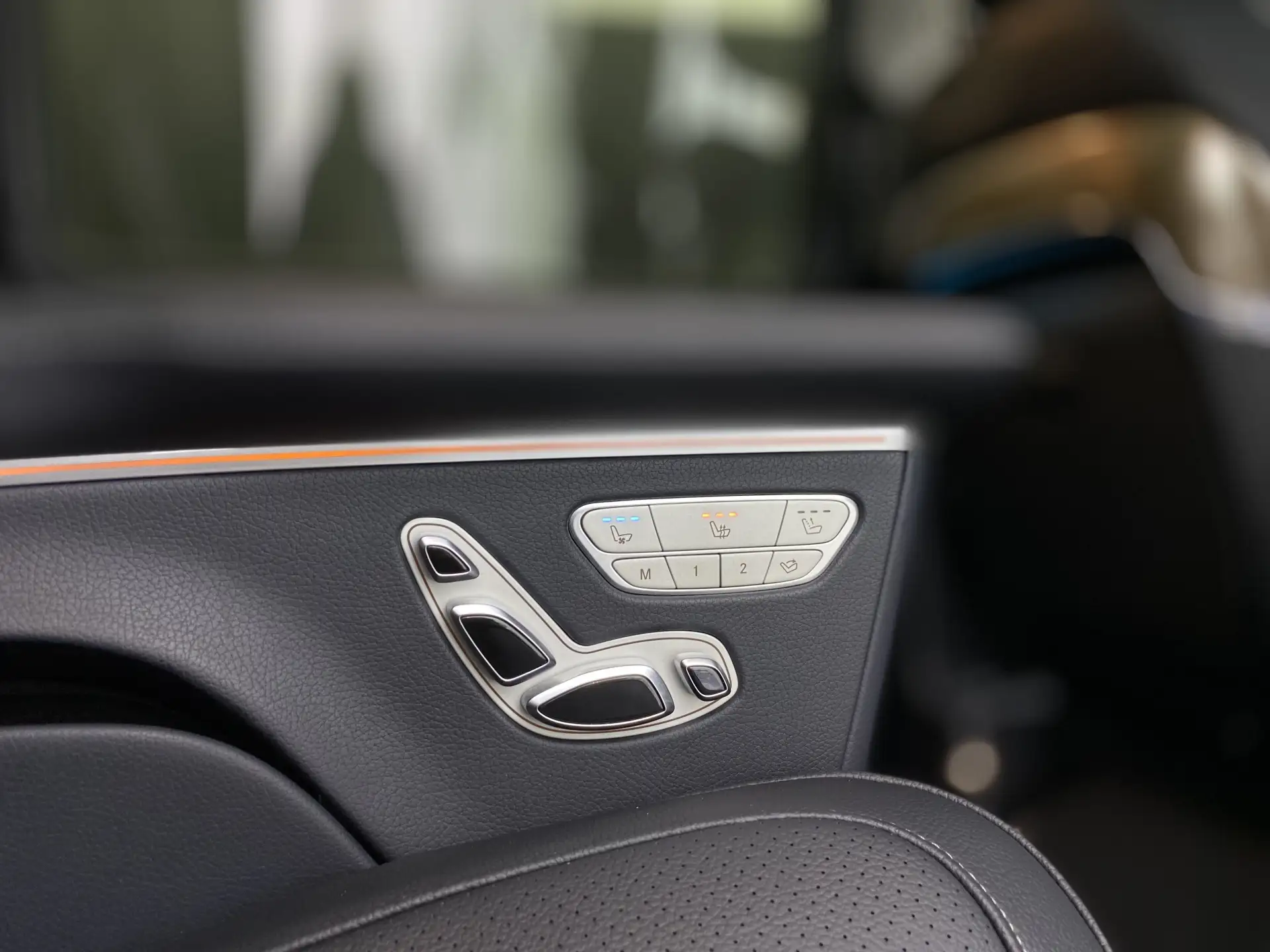 Mercedes-Benz V, 2021 25