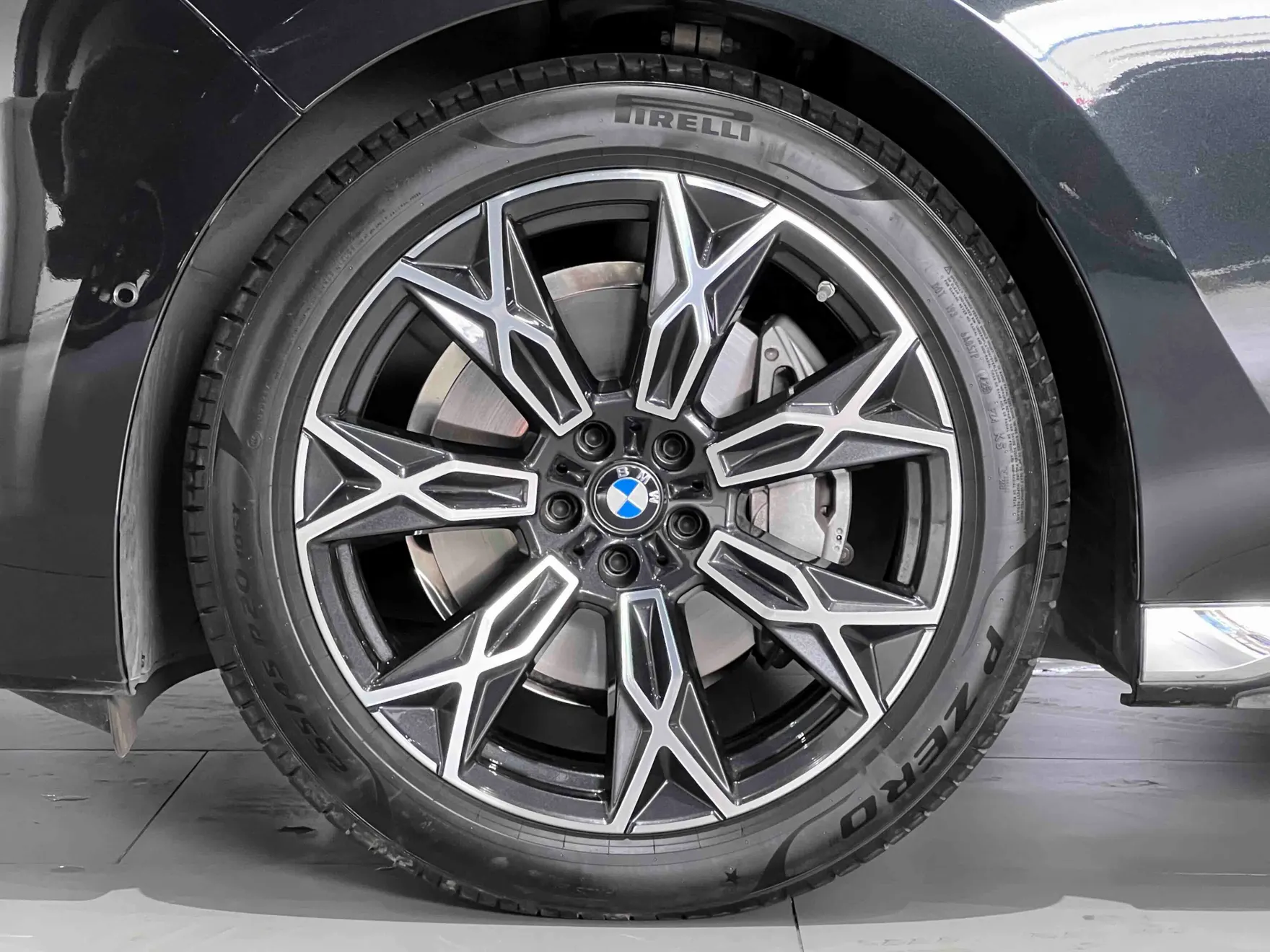 BMW 735Li, 2025 10