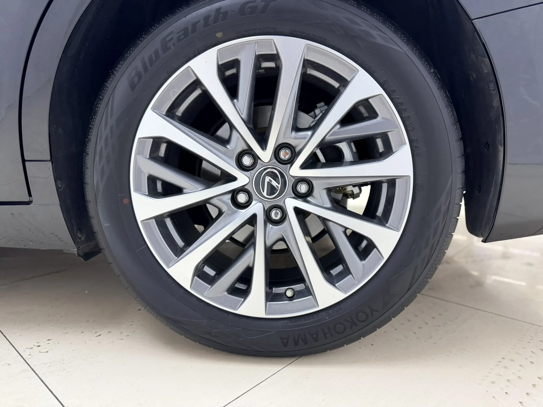 Lexus ES 200, 2023 10