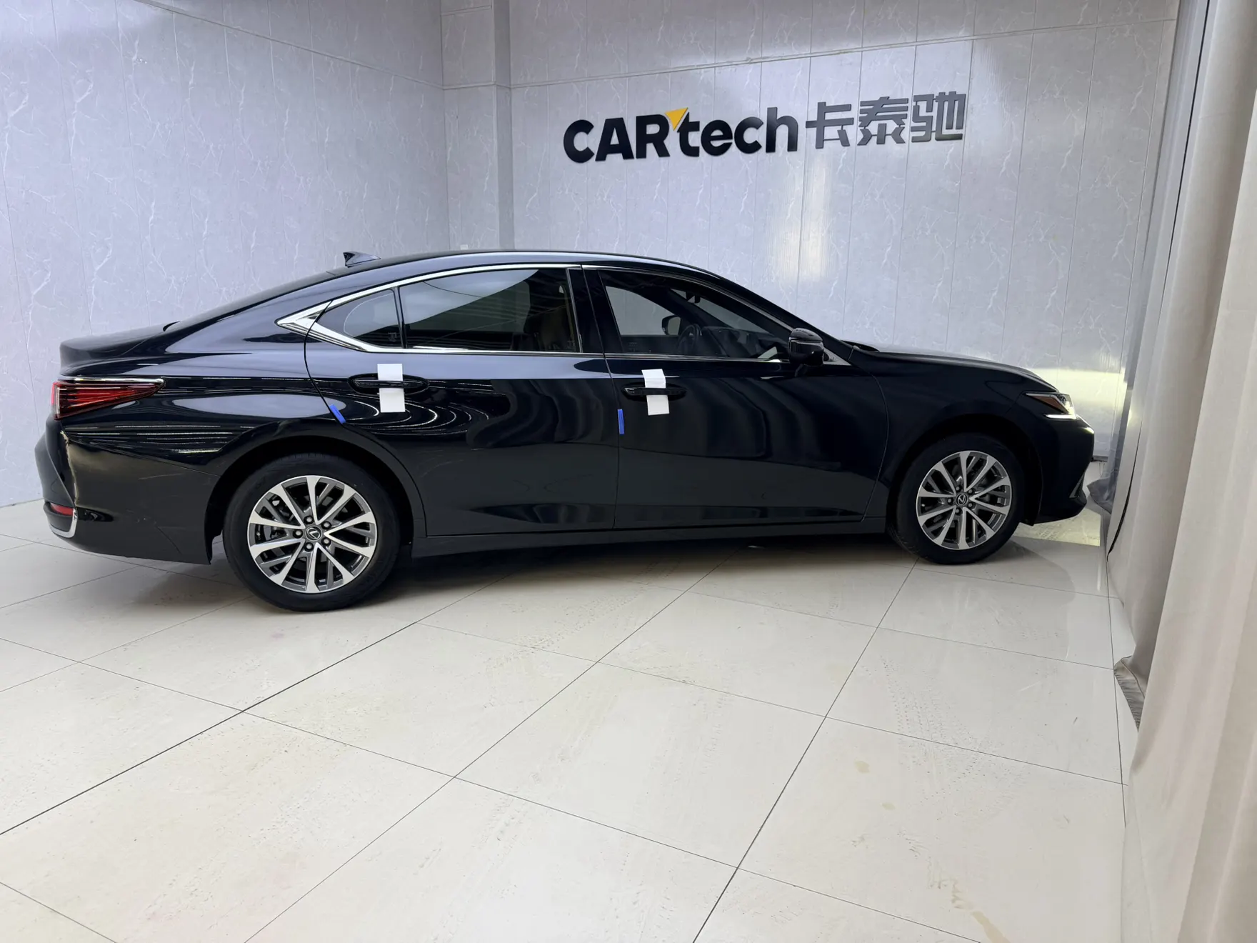 Lexus ES 200, 2023 4
