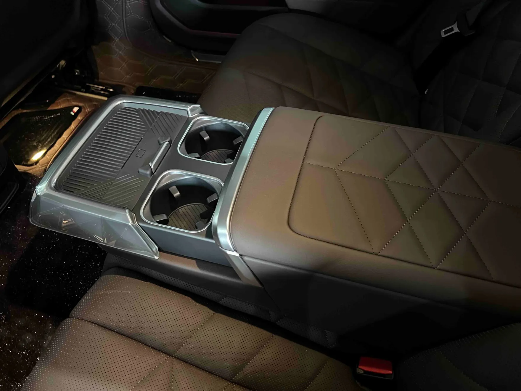 BMW 735Li, 2025 25
