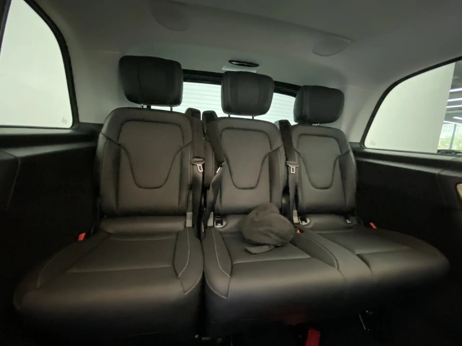 Mercedes-Benz V, 2021 11