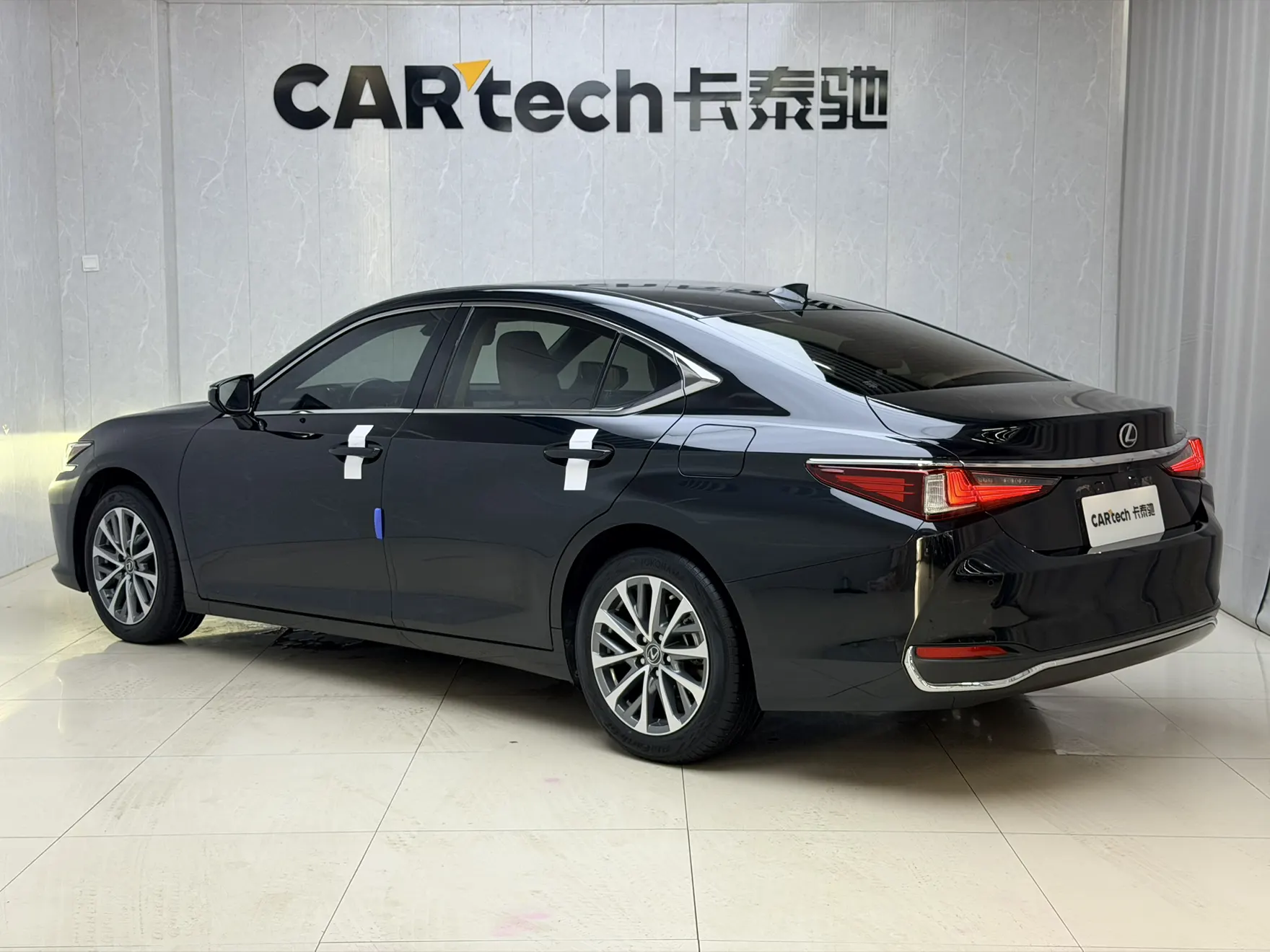 Lexus ES 200, 2023 7