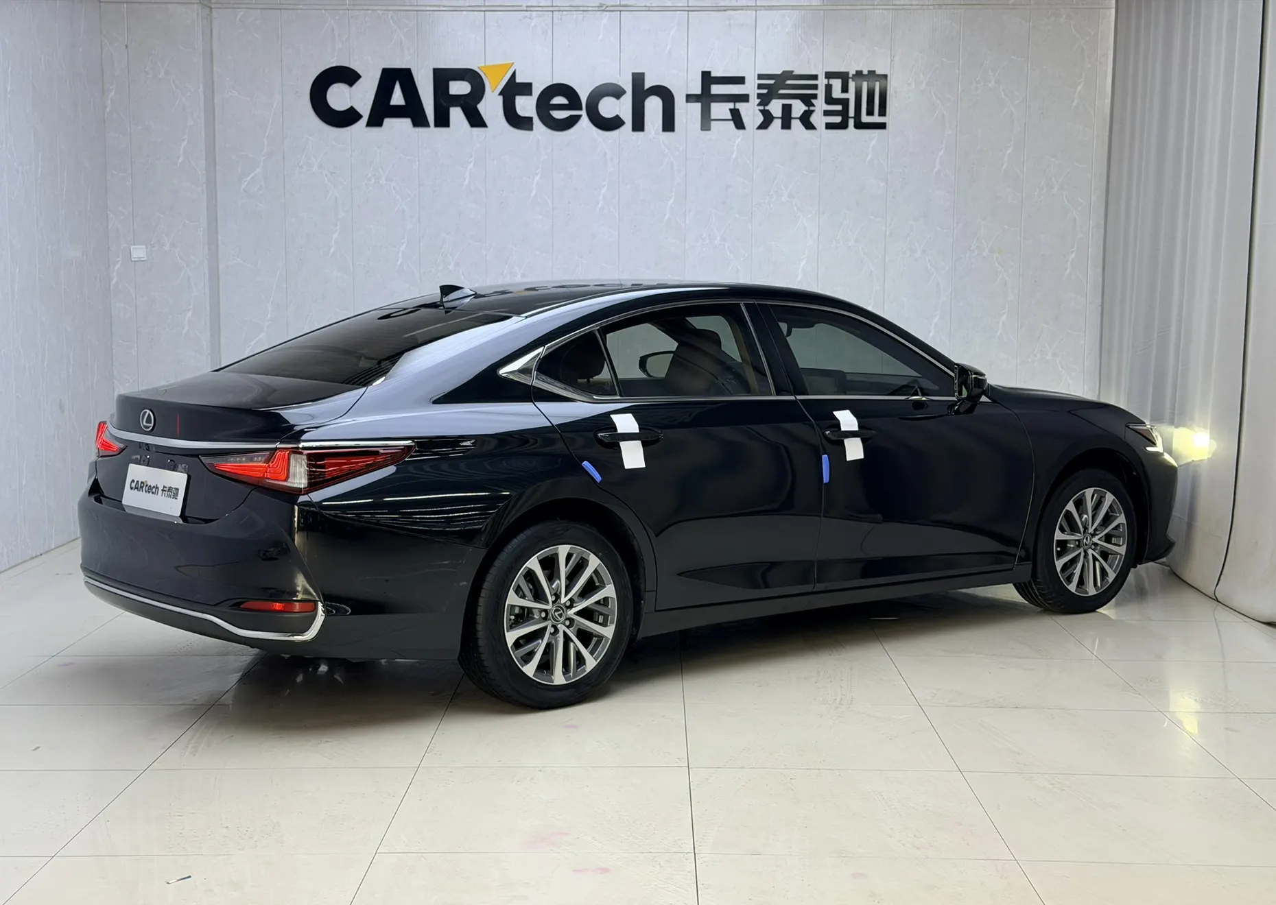 Lexus ES 200, 2023 все фото