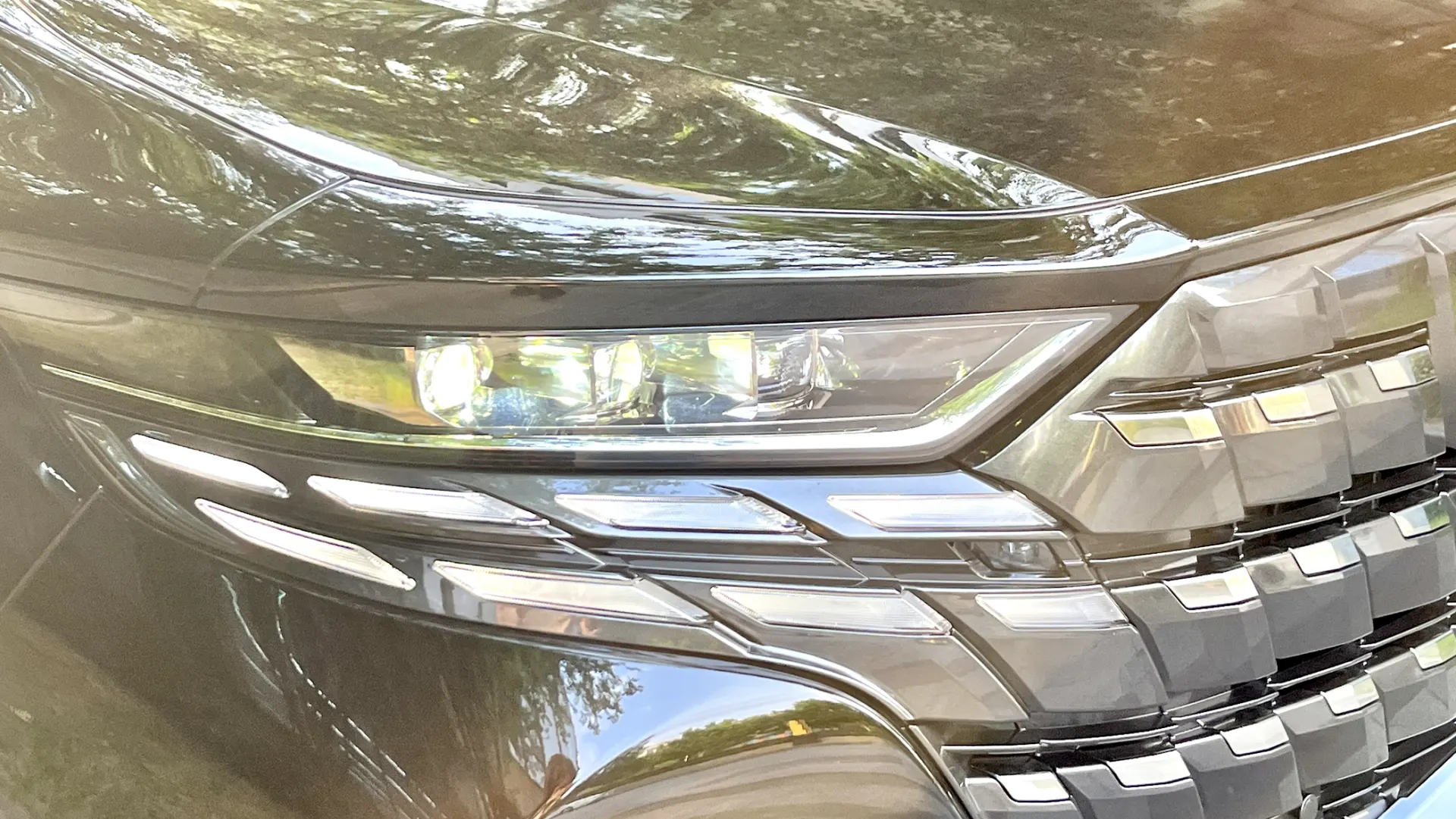 Toyota Alphard, 2024 все фото