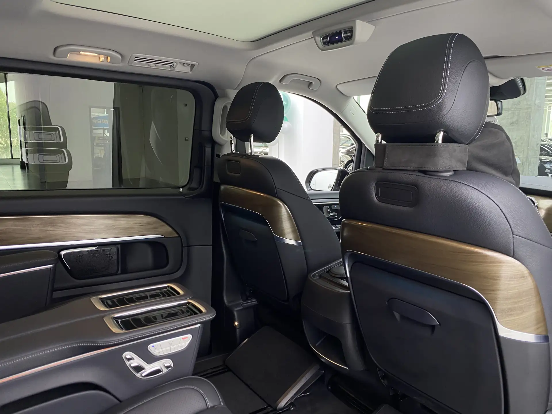 Mercedes-Benz V, 2021 9