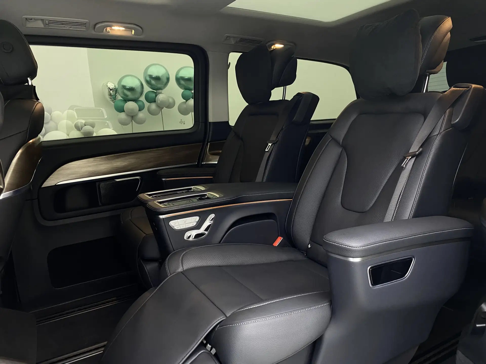 Mercedes-Benz V, 2021 6