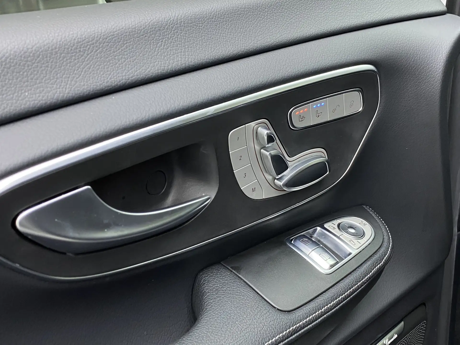 Mercedes-Benz V, 2021 20