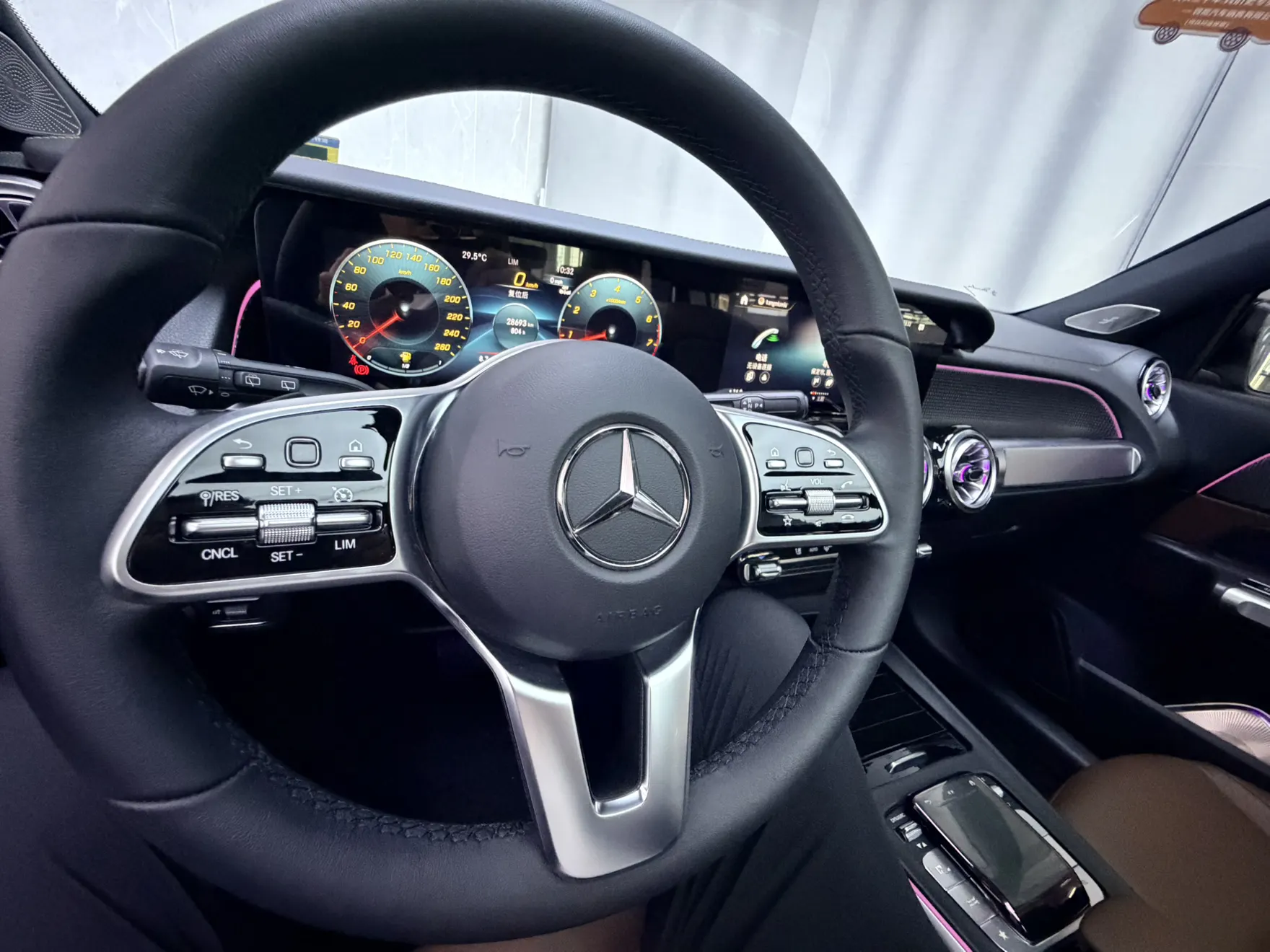 Mercedes-Benz GLB, 2023 11