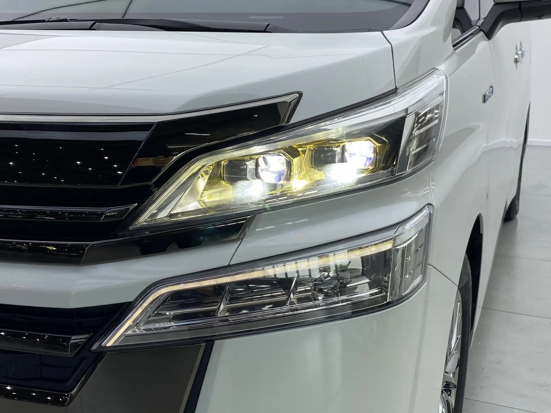 Toyota Vellfire, 2023 29