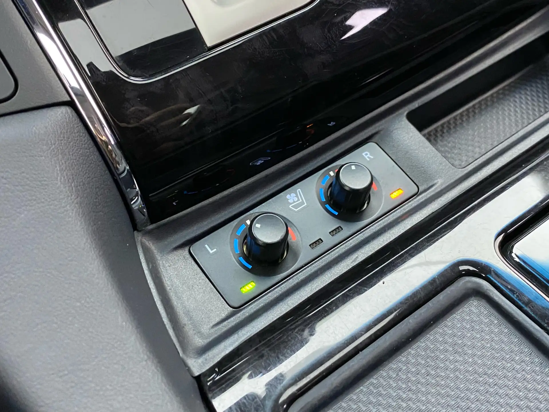 Toyota Vellfire, 2023 19