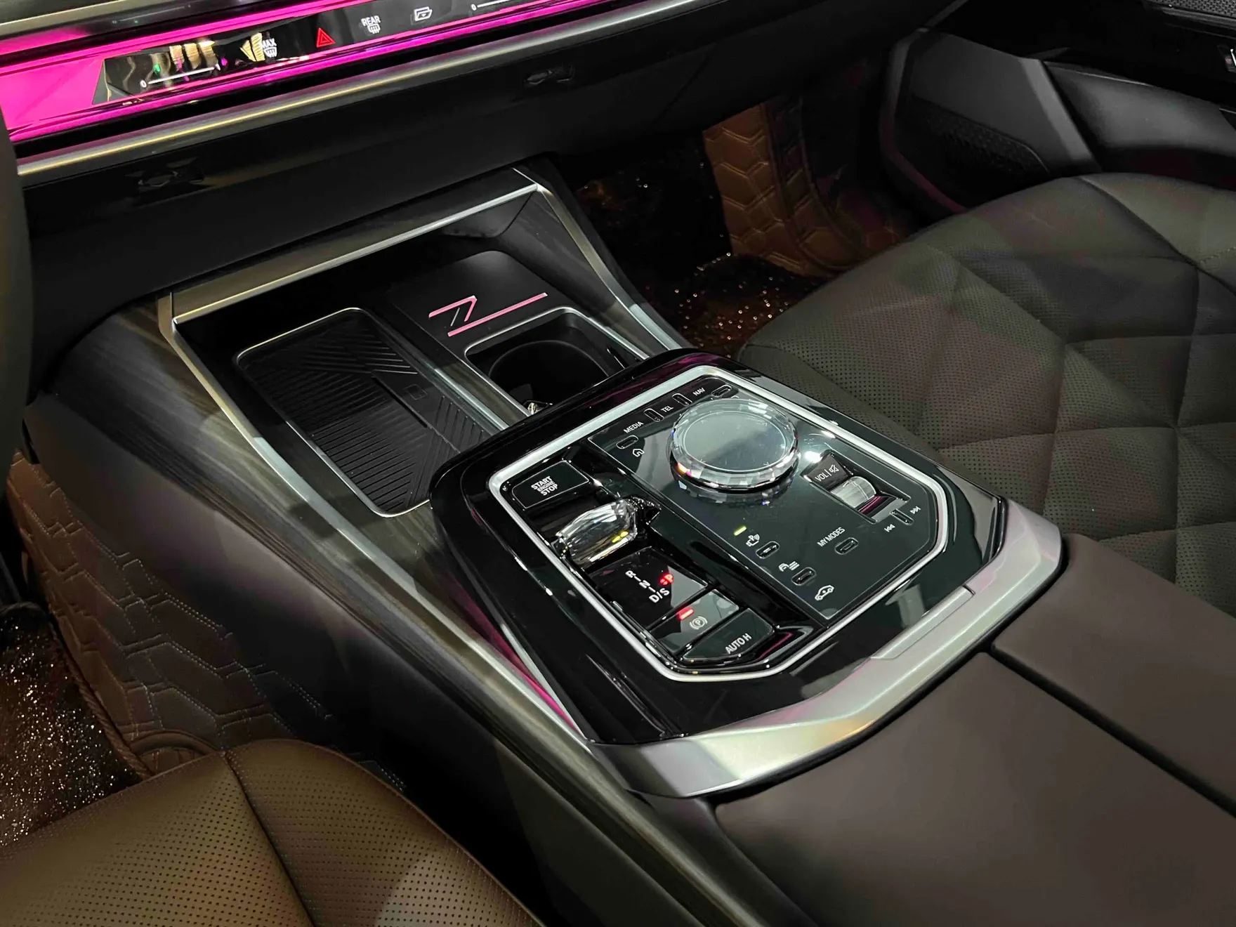 BMW 735Li, 2025 22