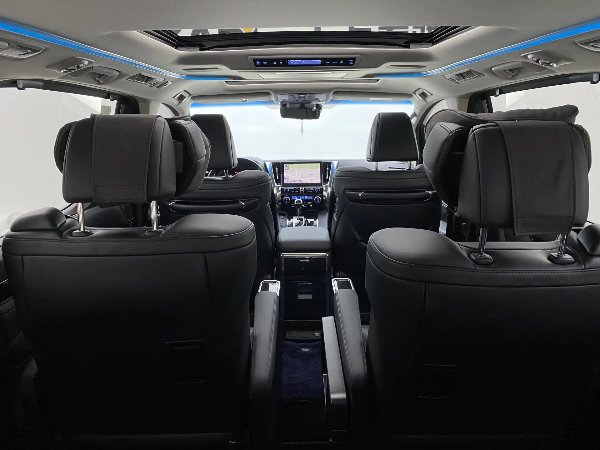 Toyota Vellfire, 2023 26