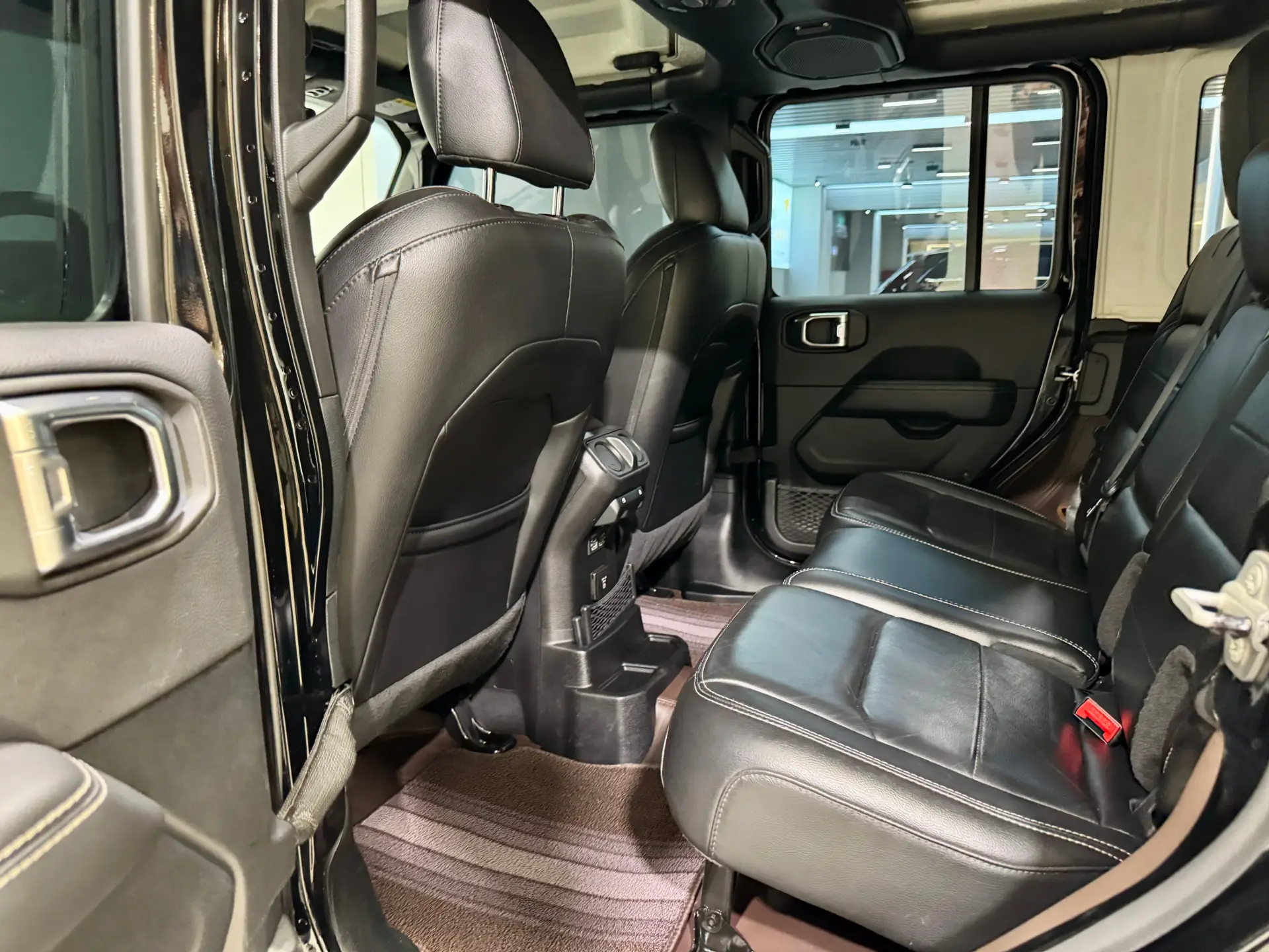 Jeep Wrangler, 2021 18