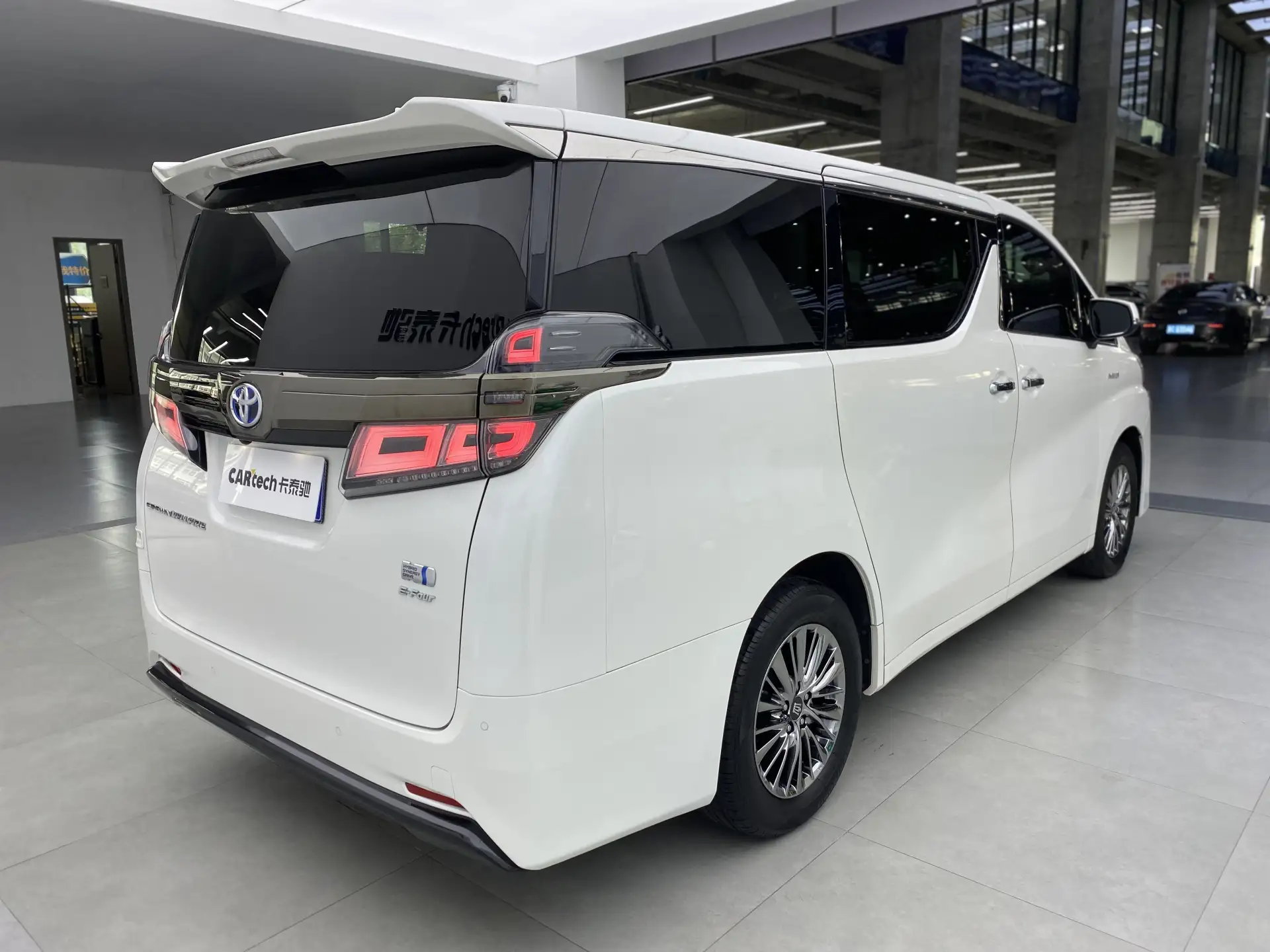 Toyota Vellfire, 2023 31