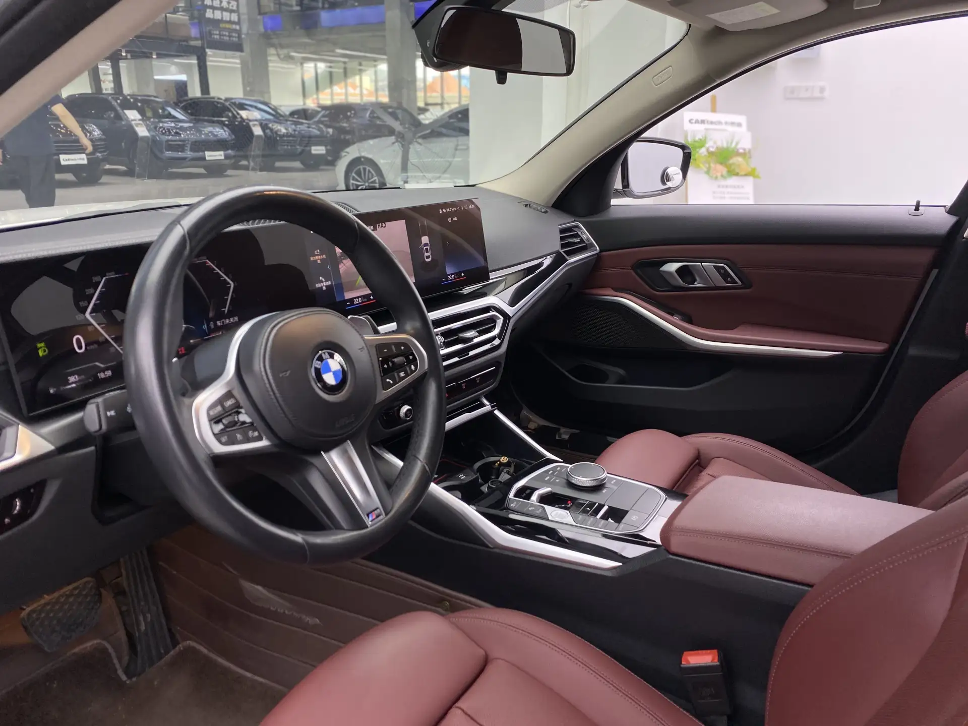 BMW 320Li, 2022 все фото