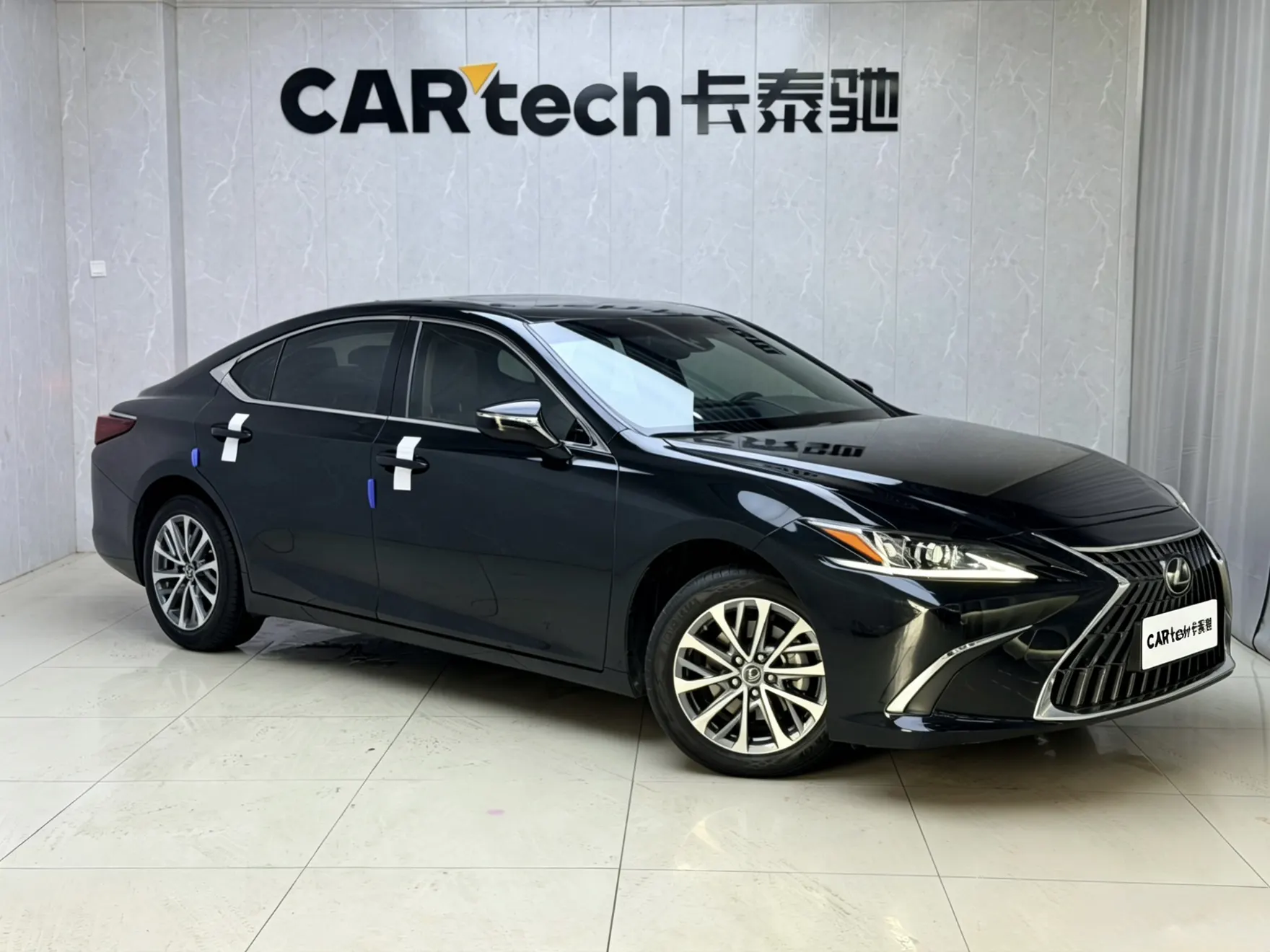 Lexus ES 200, 2023 2