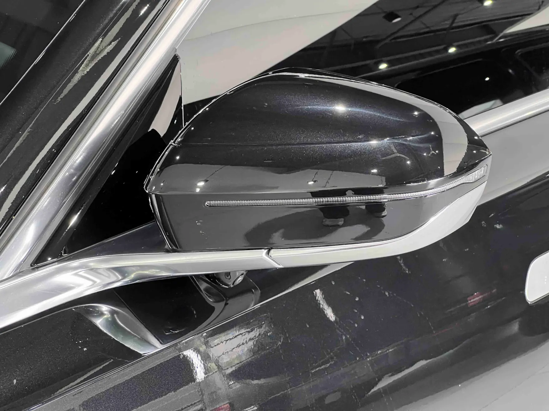 BMW 735Li, 2025 13