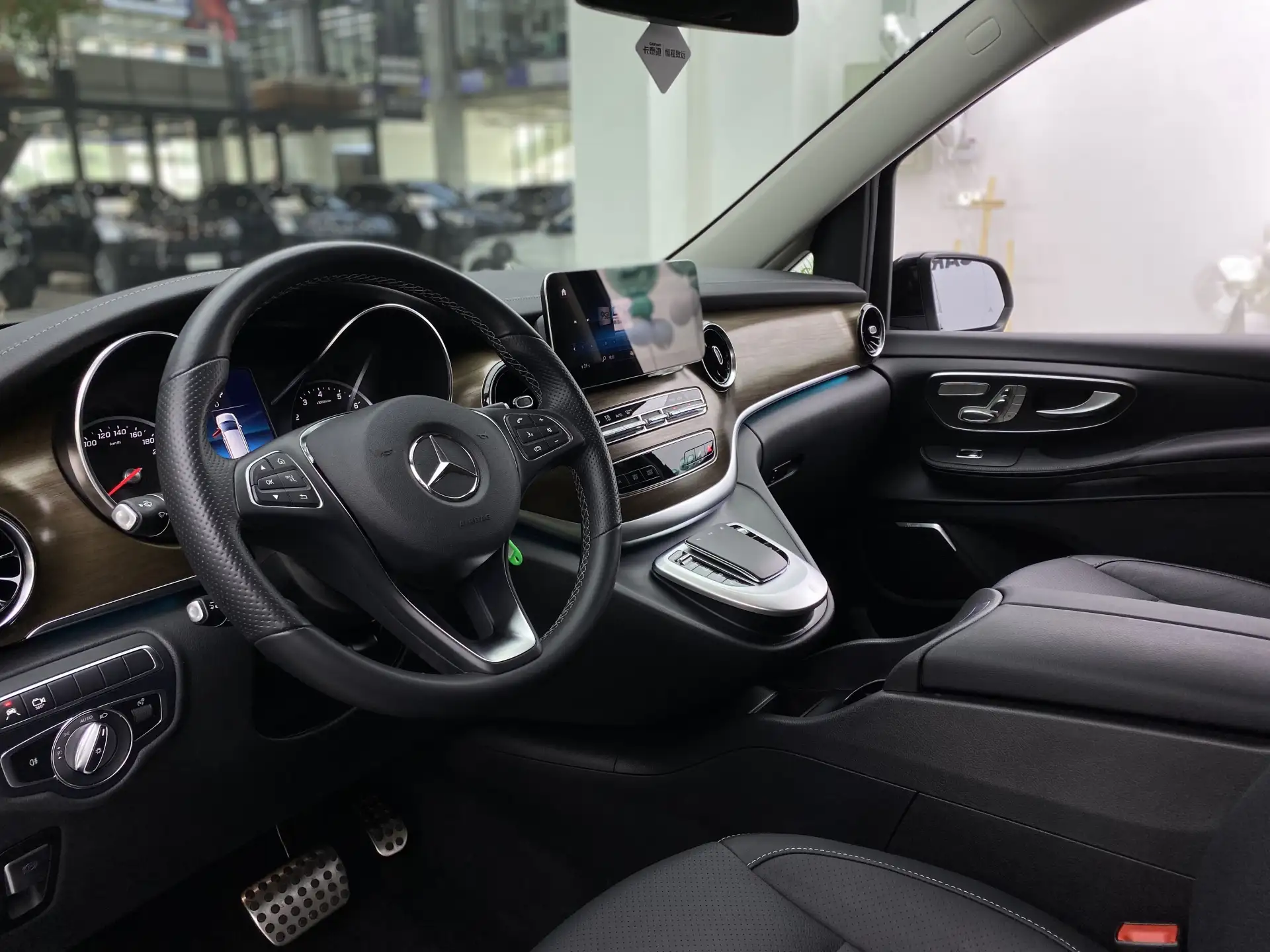 Mercedes-Benz V, 2021 все фото